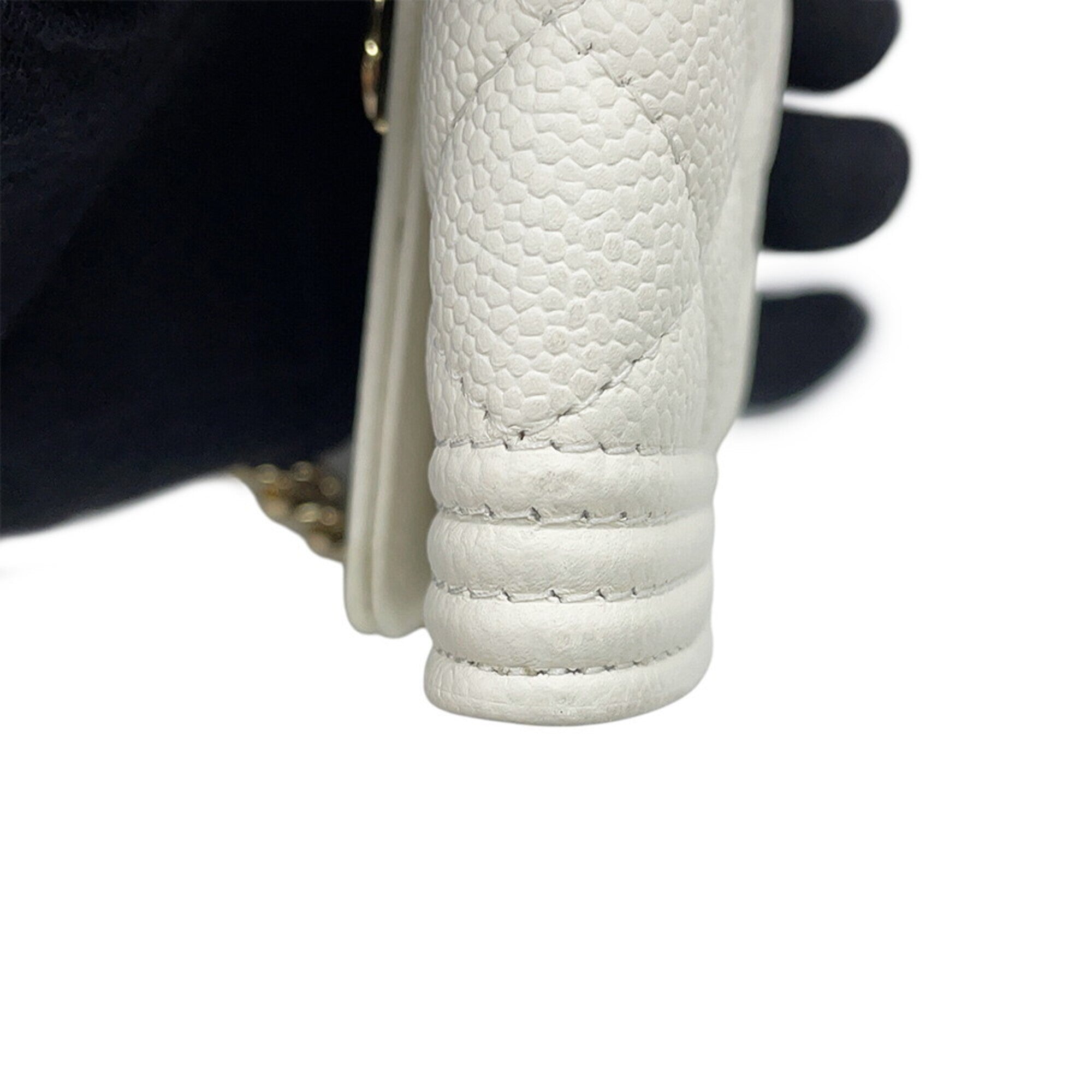 Chanel Matelasse White Grained Calfskin Chain/Shoulder Wallet (Pre-Owned)