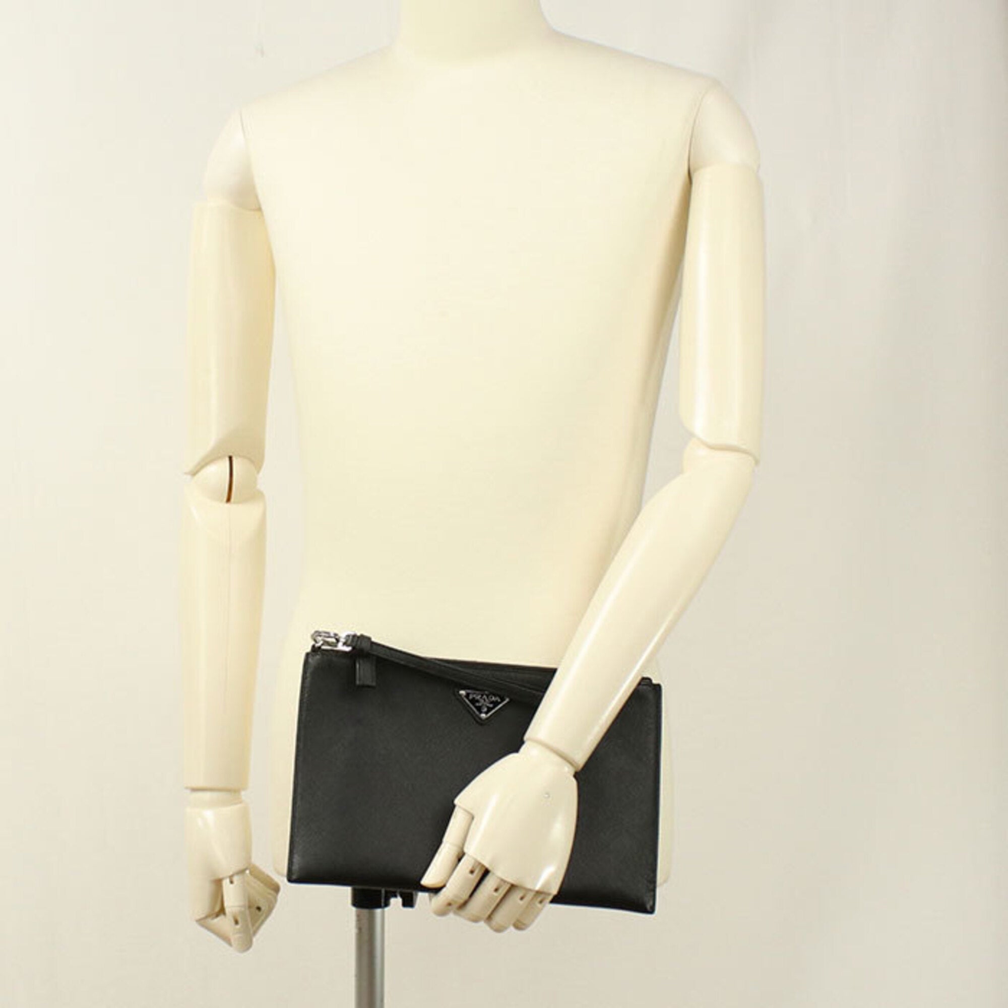 Prada Black Leather Clutch Bag (Pre-Owned)