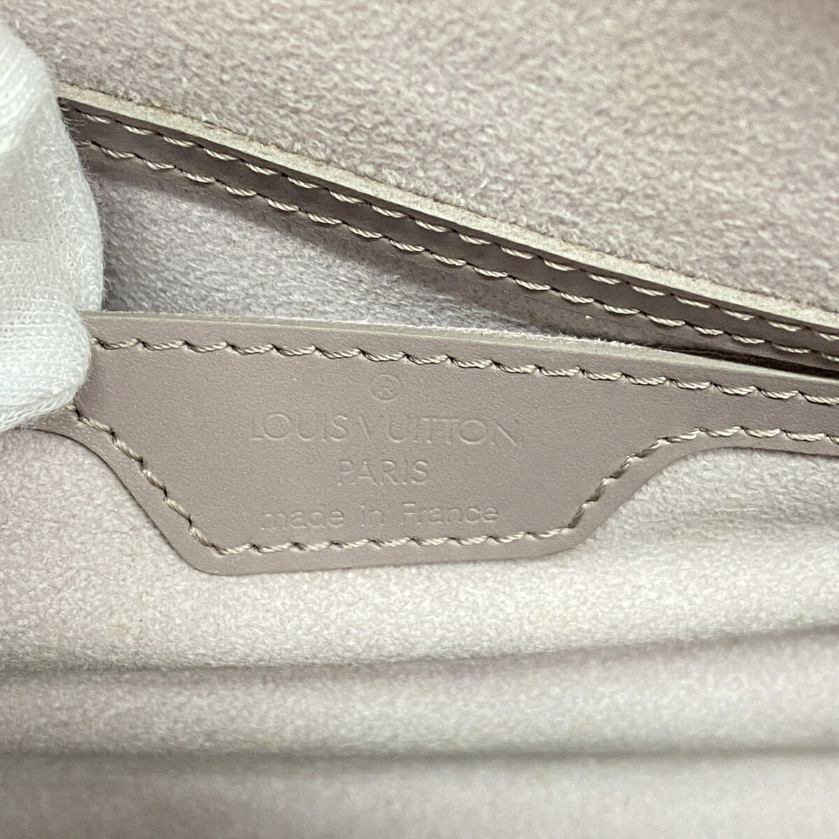 Louis Vuitton Lilac Handbag (Pre-Owned)