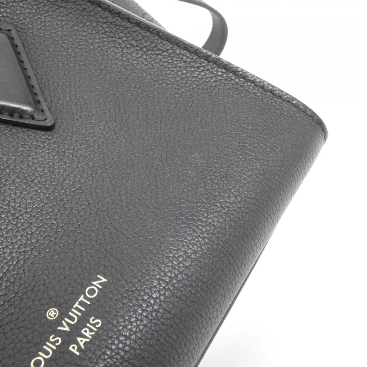 Louis Vuitton Black Leather Handbag (Pre-Owned)