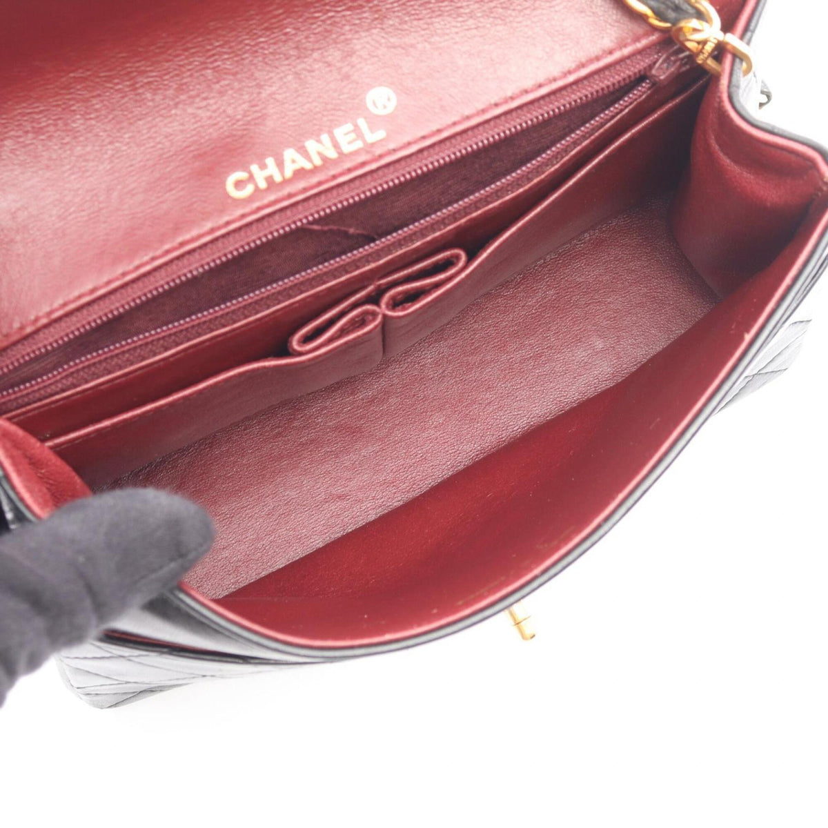 Chanel Black Leather Handbag Shoulder Bag (Pre-Owned)