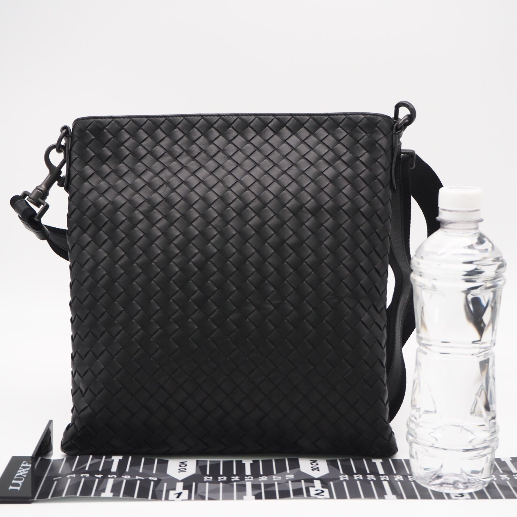 Bottega Veneta Intrecciato Black Leather Shoulder Bag (Pre-Owned)