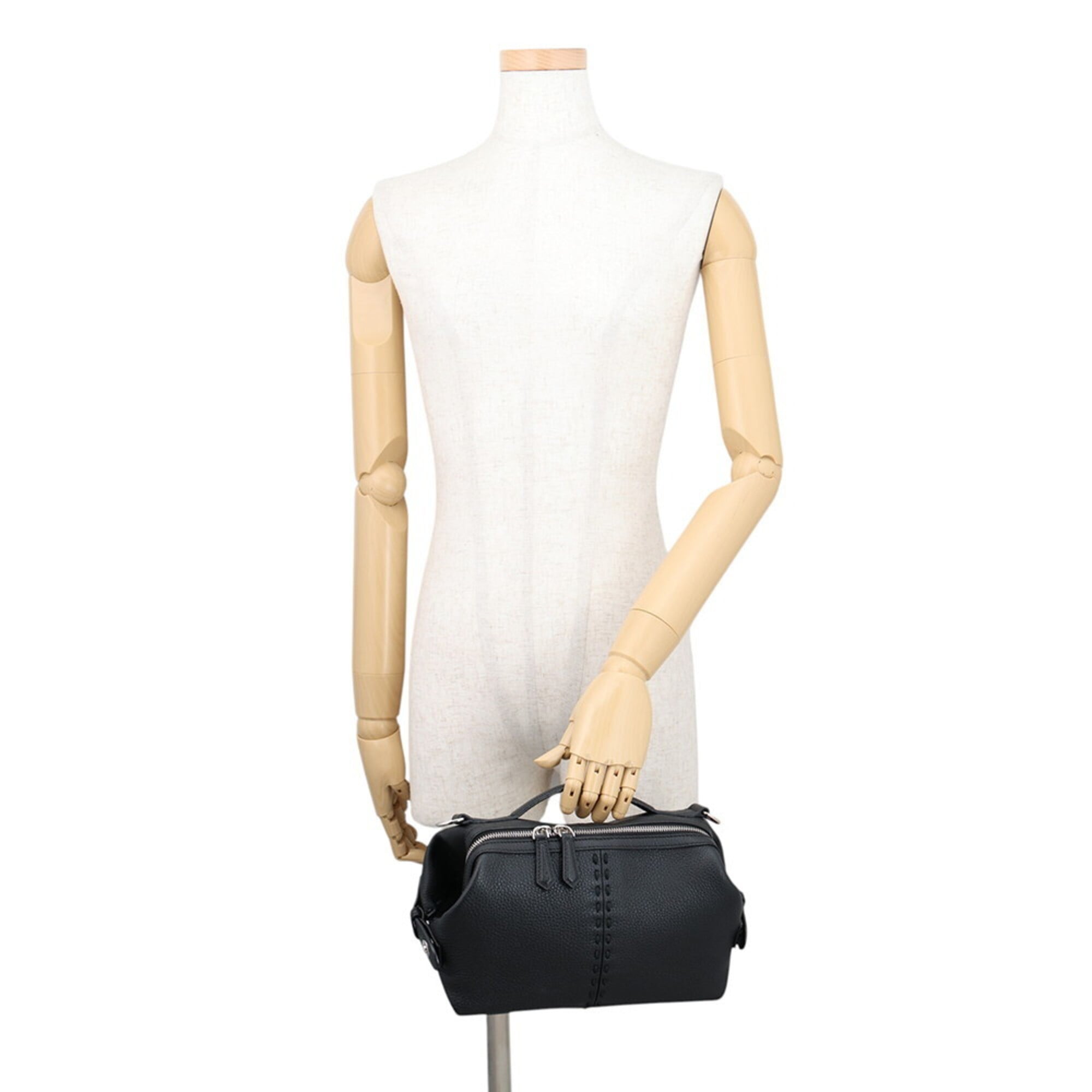 Fendi Selleria Black Leather Handbag Shoulder Bag (Pre-Owned)