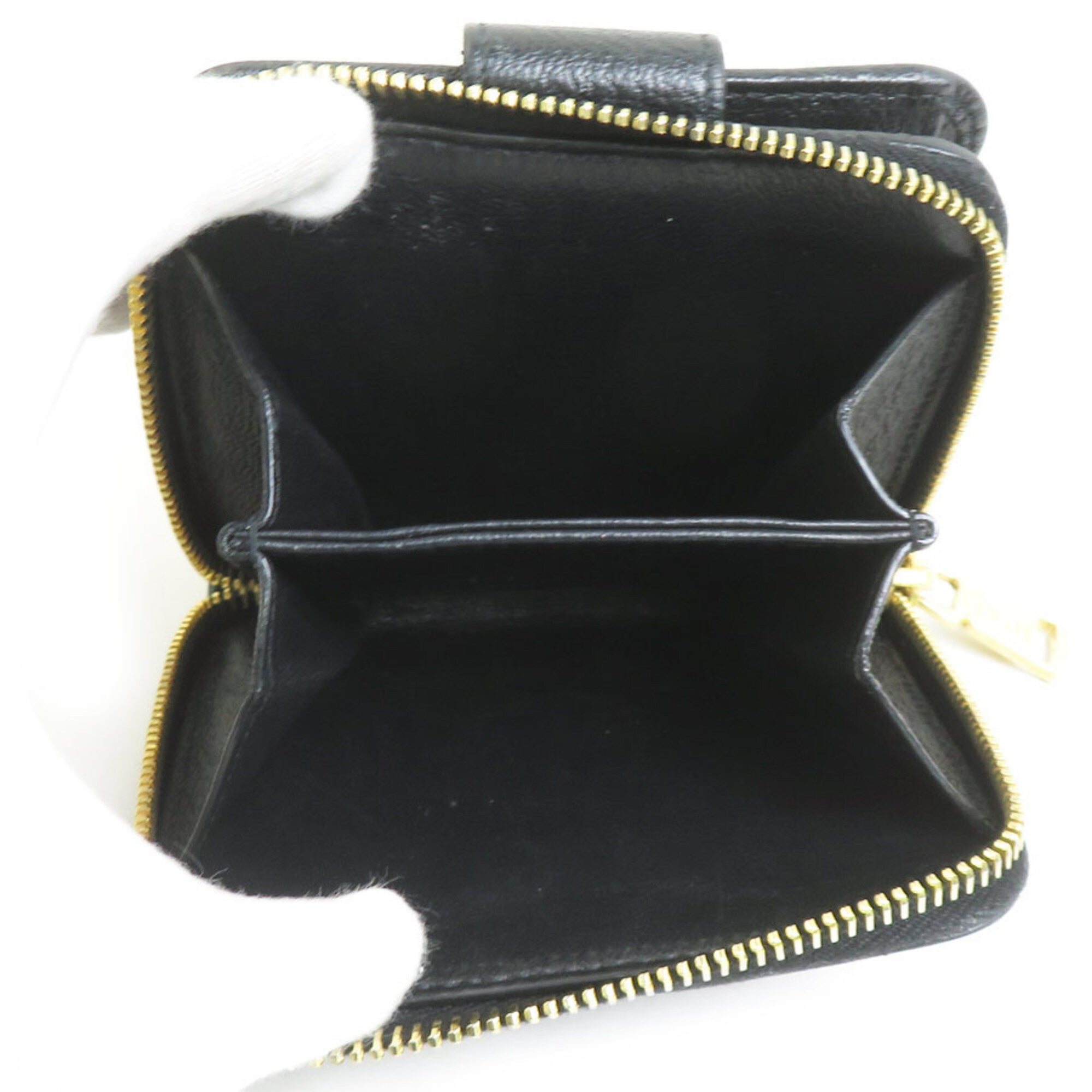 Yves Saint Laurent Black Leather Wallet (Bi-Fold) (Pre-Owned)
