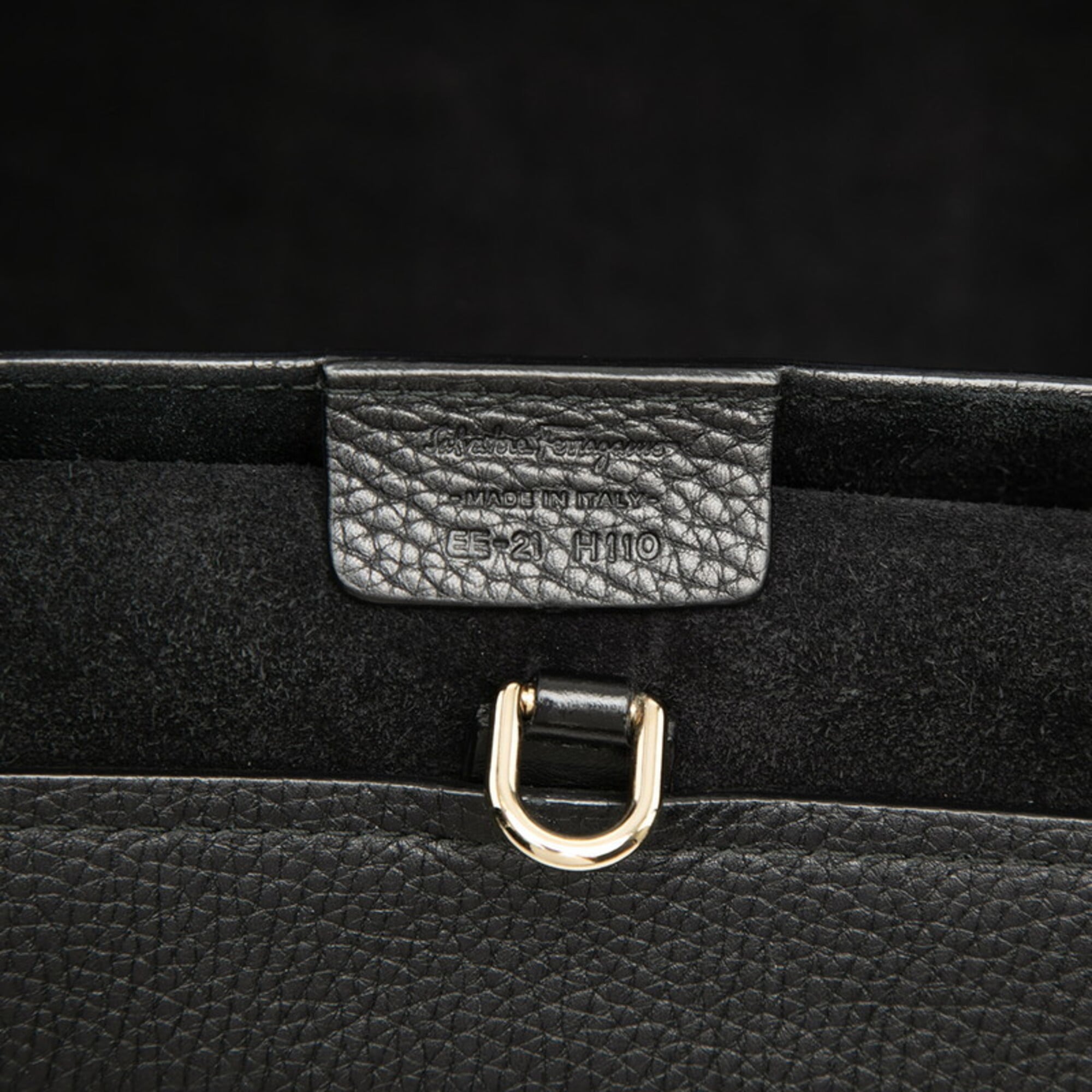 Salvatore Ferragamo Black Leather Handbag Shoulder Bag (Pre-Owned)