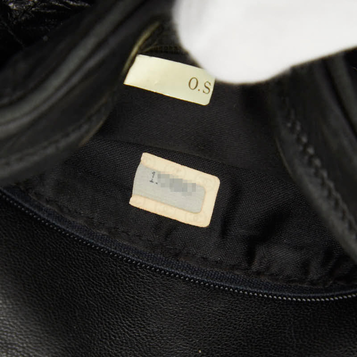 Chanel Matelasse Black Leather Shoulder Bag (Pre-Owned)