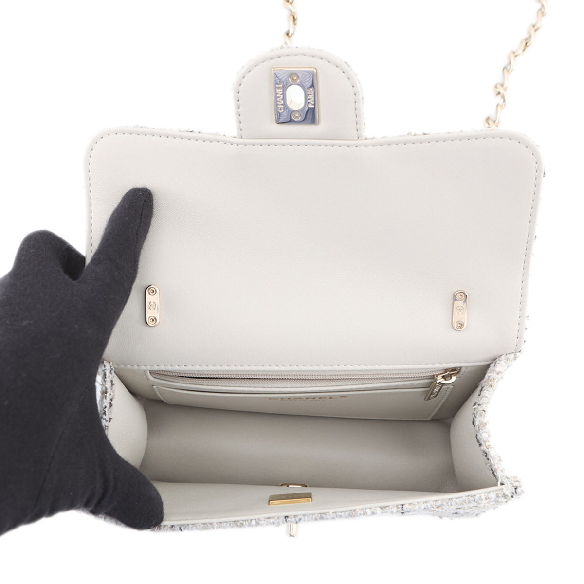 Chanel Gray Tweed Handbag Shoulder Bag (Pre-Owned)