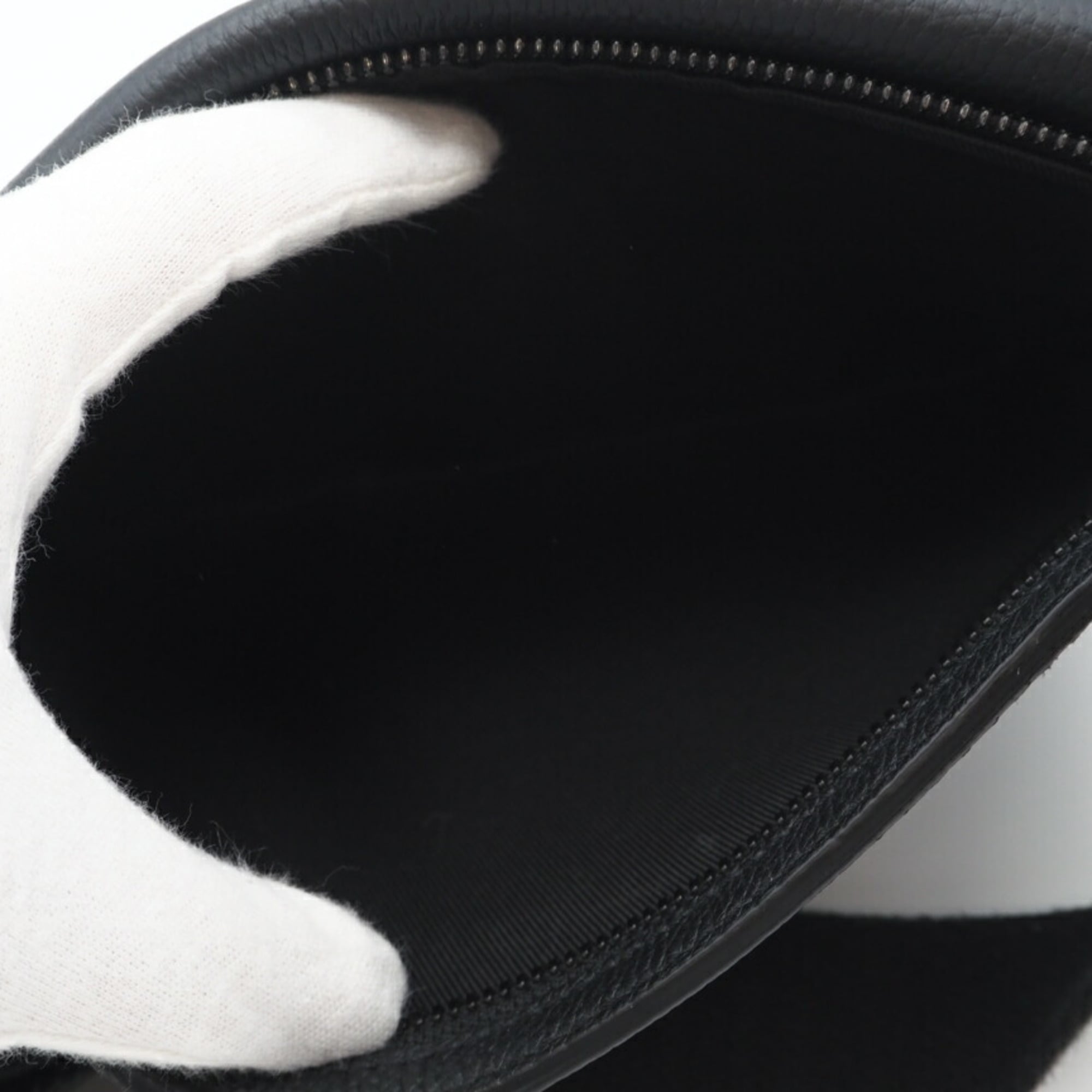 Louis Vuitton Black Leather Fanny Pack (Pre-Owned)