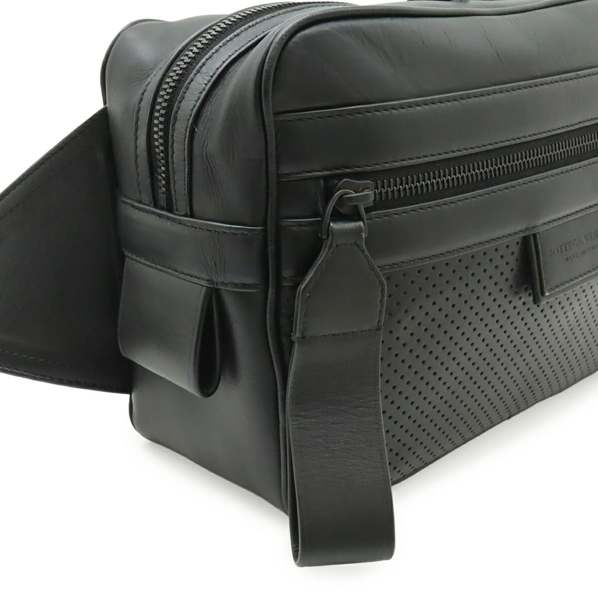Bottega Veneta Black Leather Sling Bag (Pre-Owned)