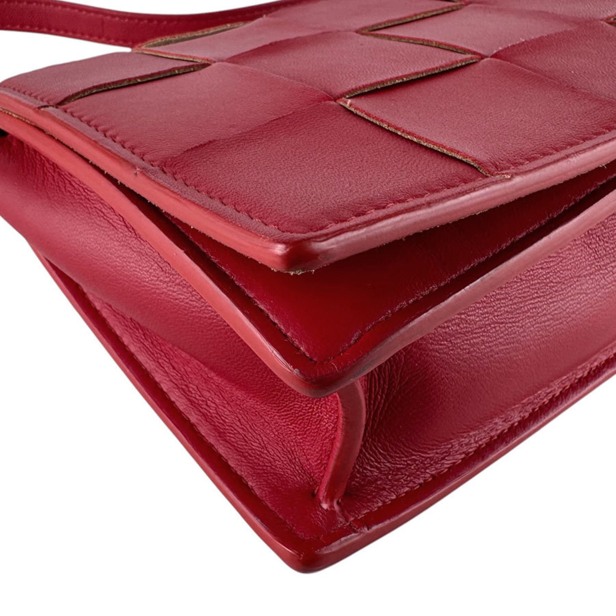 Bottega Veneta Red Color Leather Shoulder Bag (Pre-Owned)