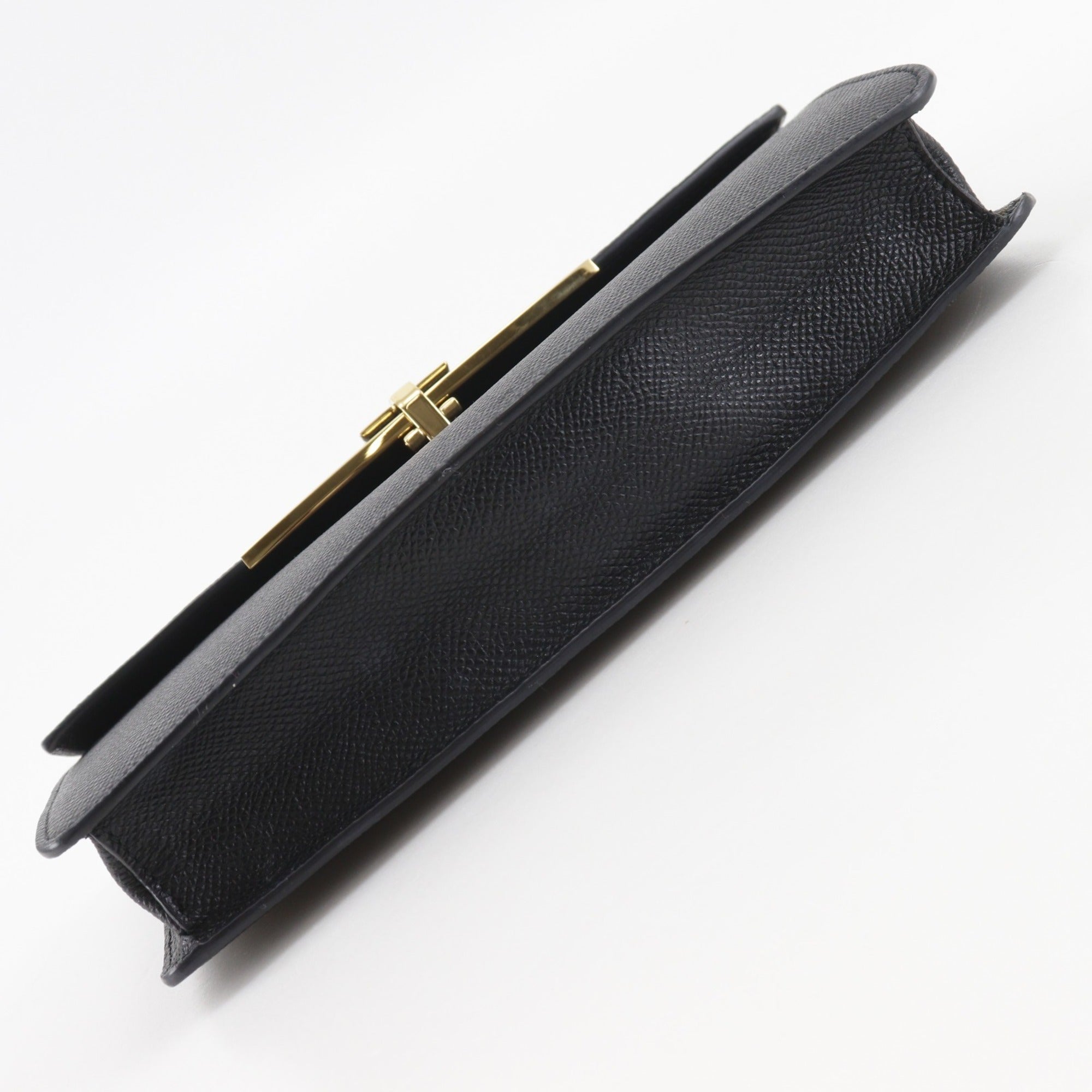 Salvatore Ferragamo Black Leather Shoulder Bag (Pre-Owned)