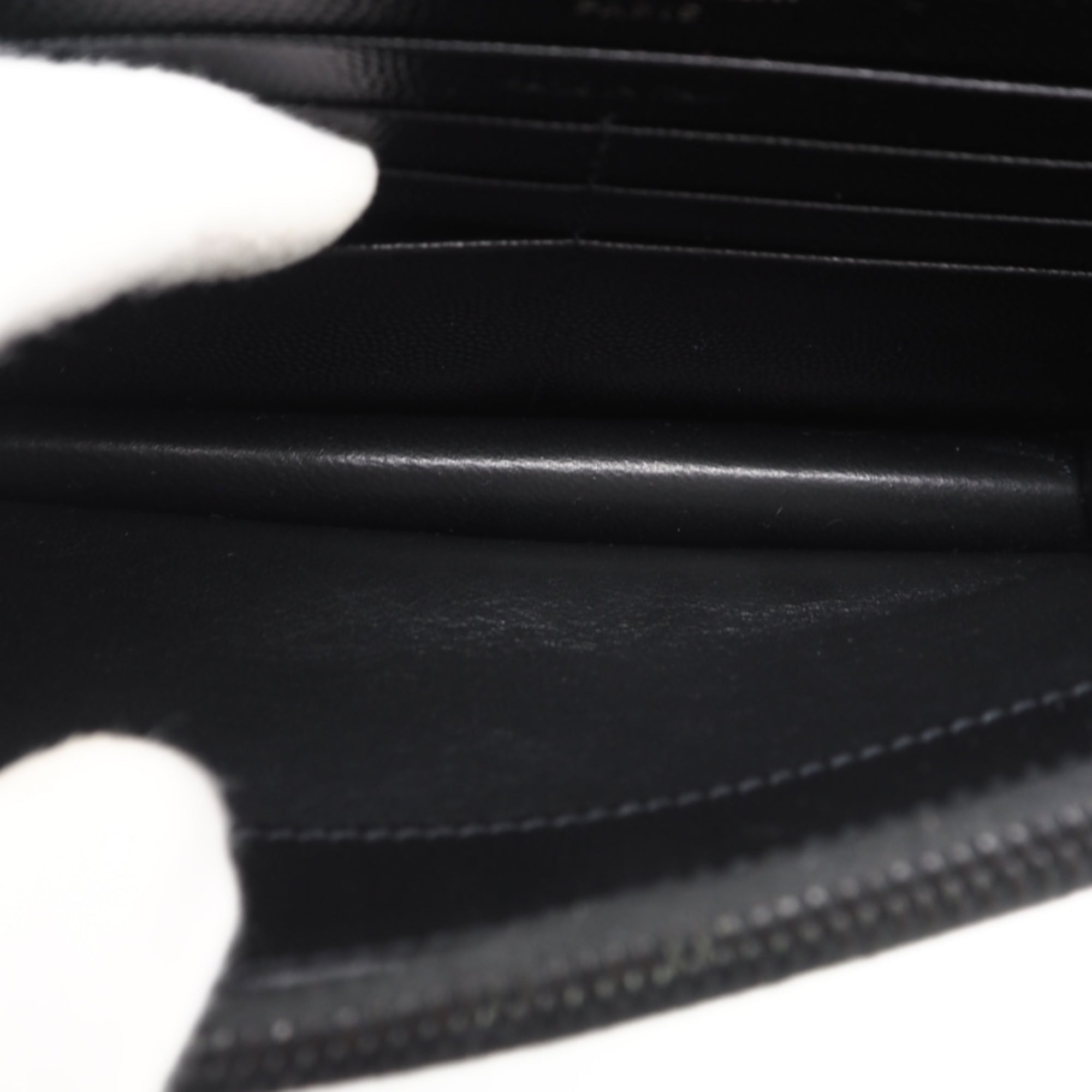 Yves Saint Laurent Black Leather Shoulder Bag (Pre-Owned)