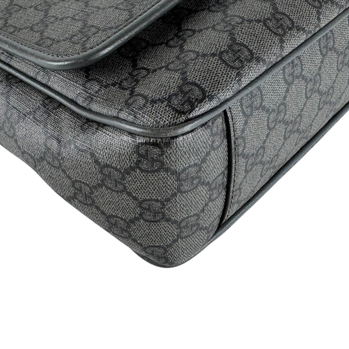 Gucci Gray Gg Supreme Shoulder Bag (Pre-Owned)