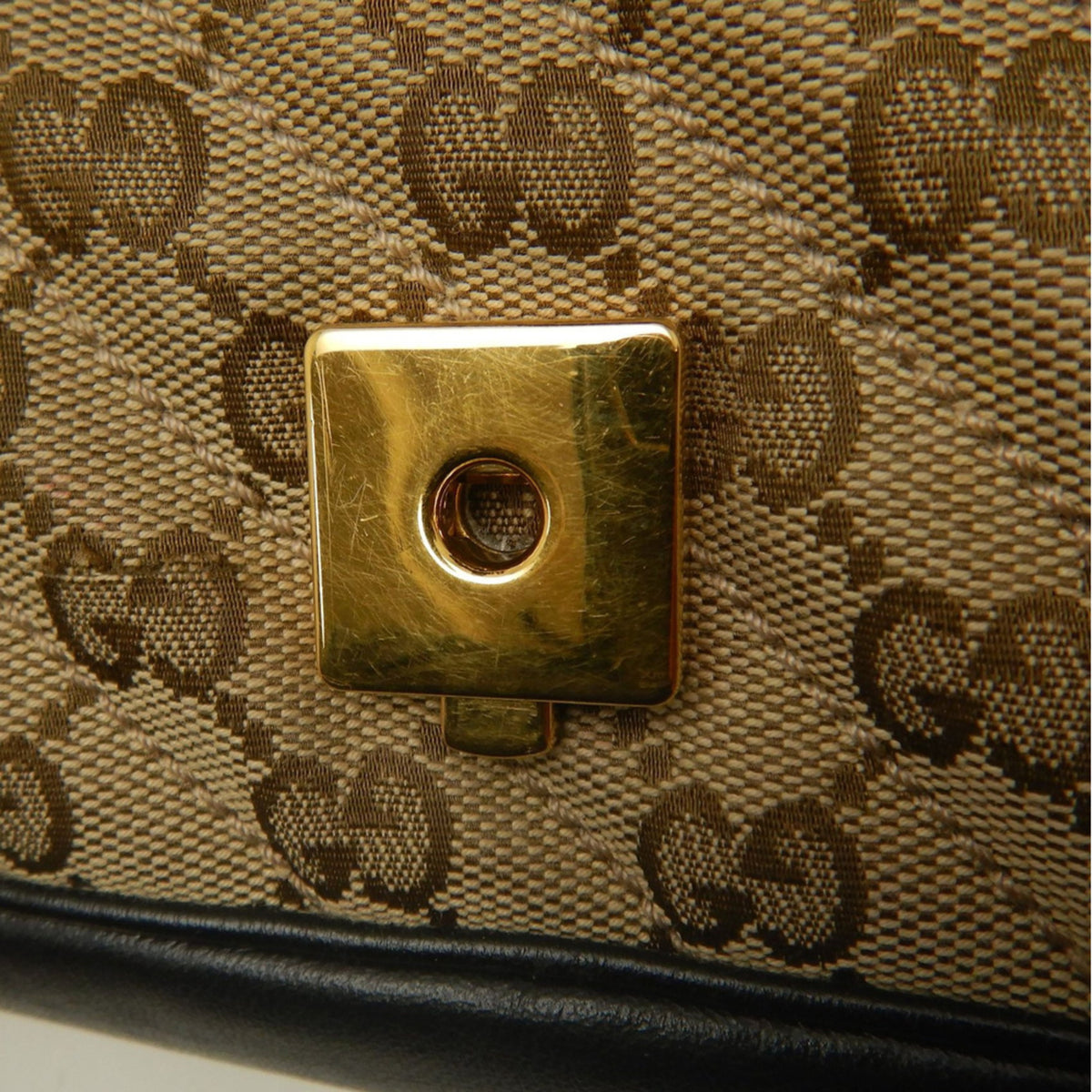 Gucci Beige Gg Canvas Leather Shoulder Bag (Pre-Owned)