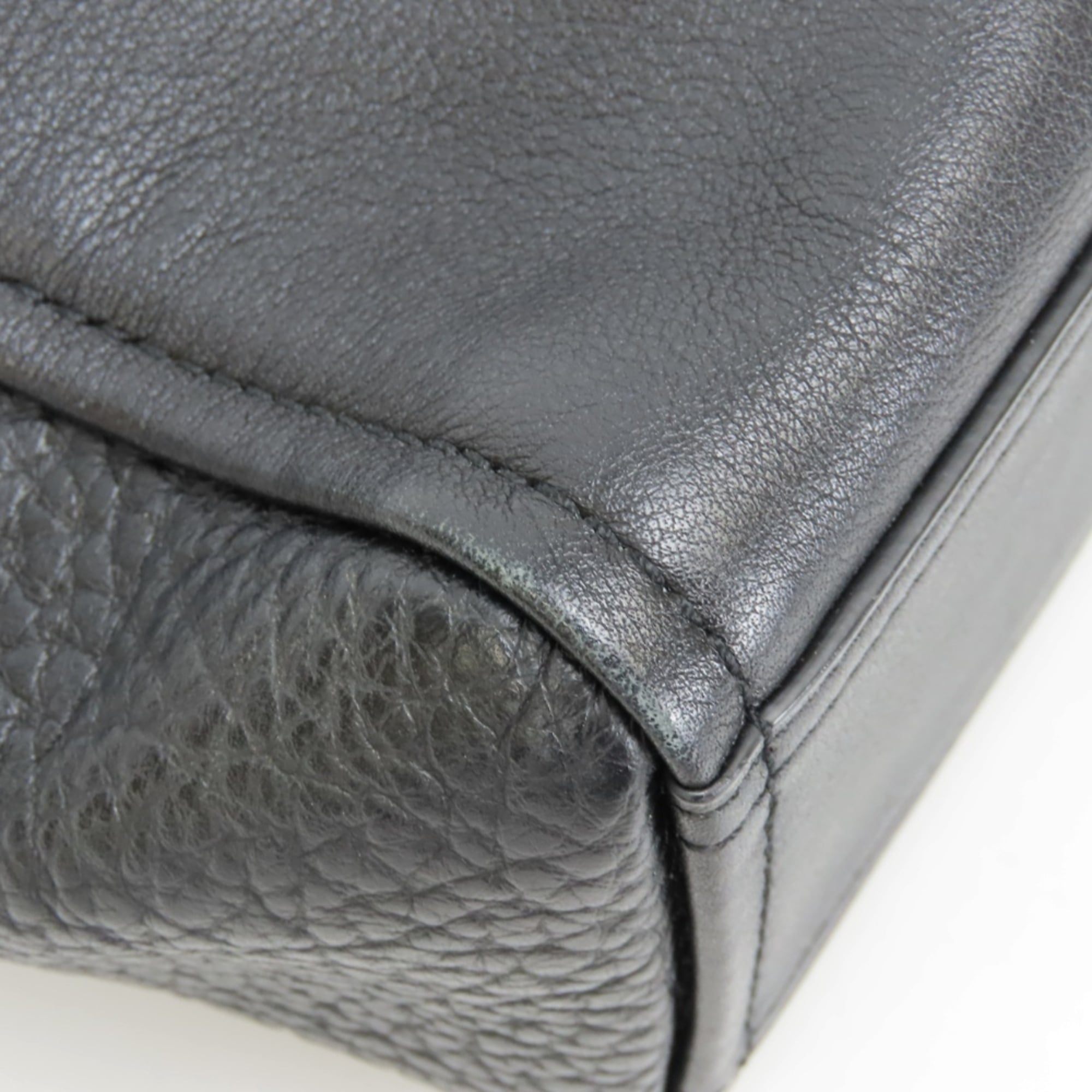 Coach Black Leather Handbag (Pre-Owned)