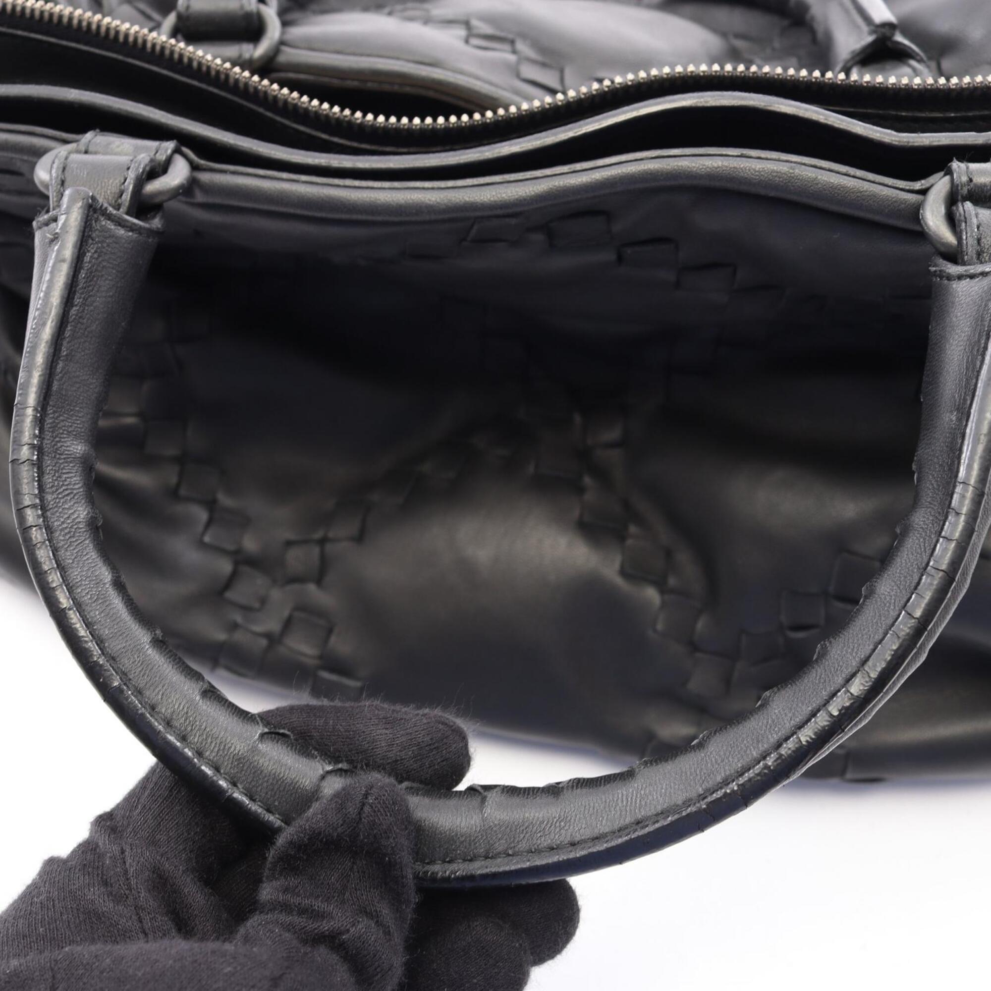Bottega Veneta Black Intrecciato Boston Bag Handbag (Pre-Owned)