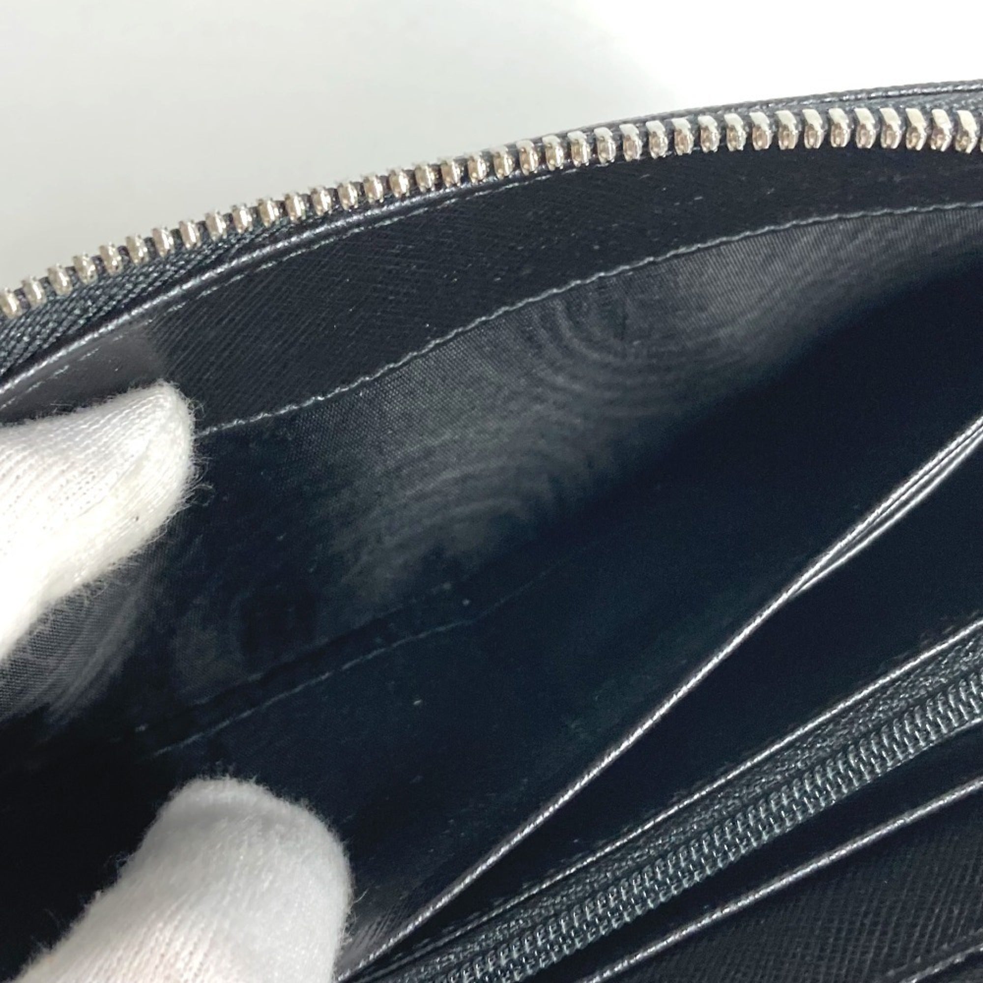 Salvatore Ferragamo Black Leather (Pre-Owned)