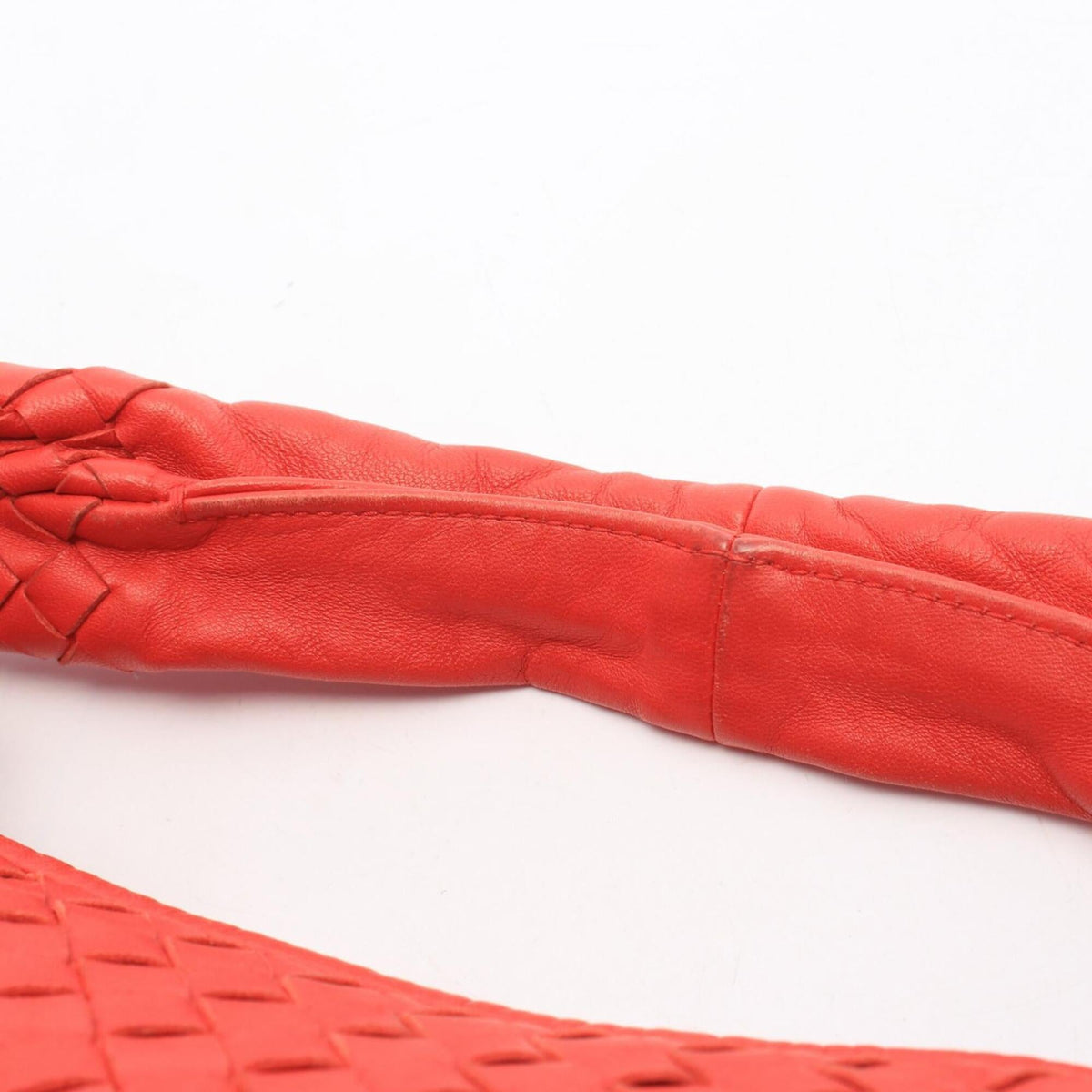 Bottega Veneta Red Color Leather Handbag Shoulder Bag (Pre-Owned)