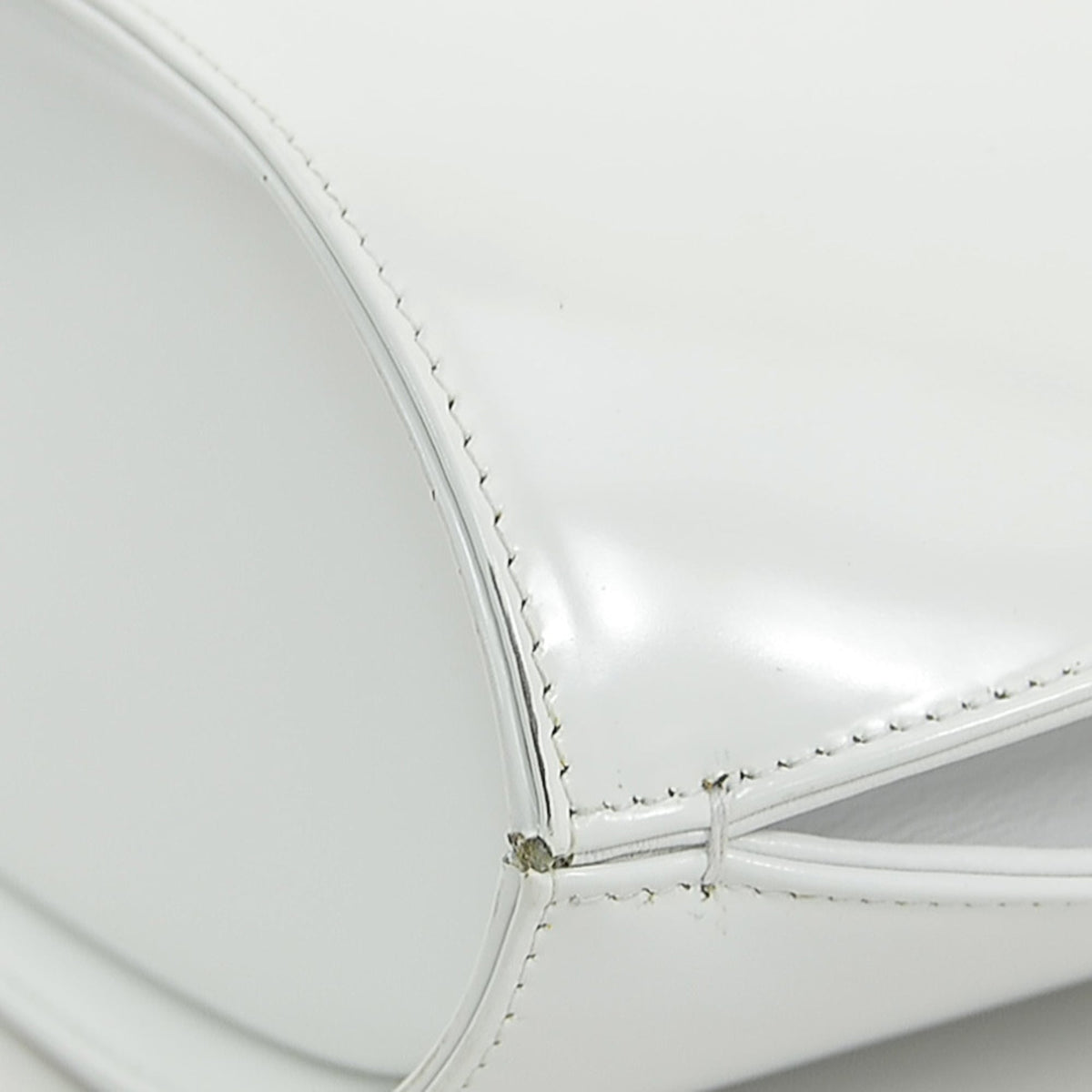 Salvatore Ferragamo White Leather Handbag Shoulder Bag (Pre-Owned)