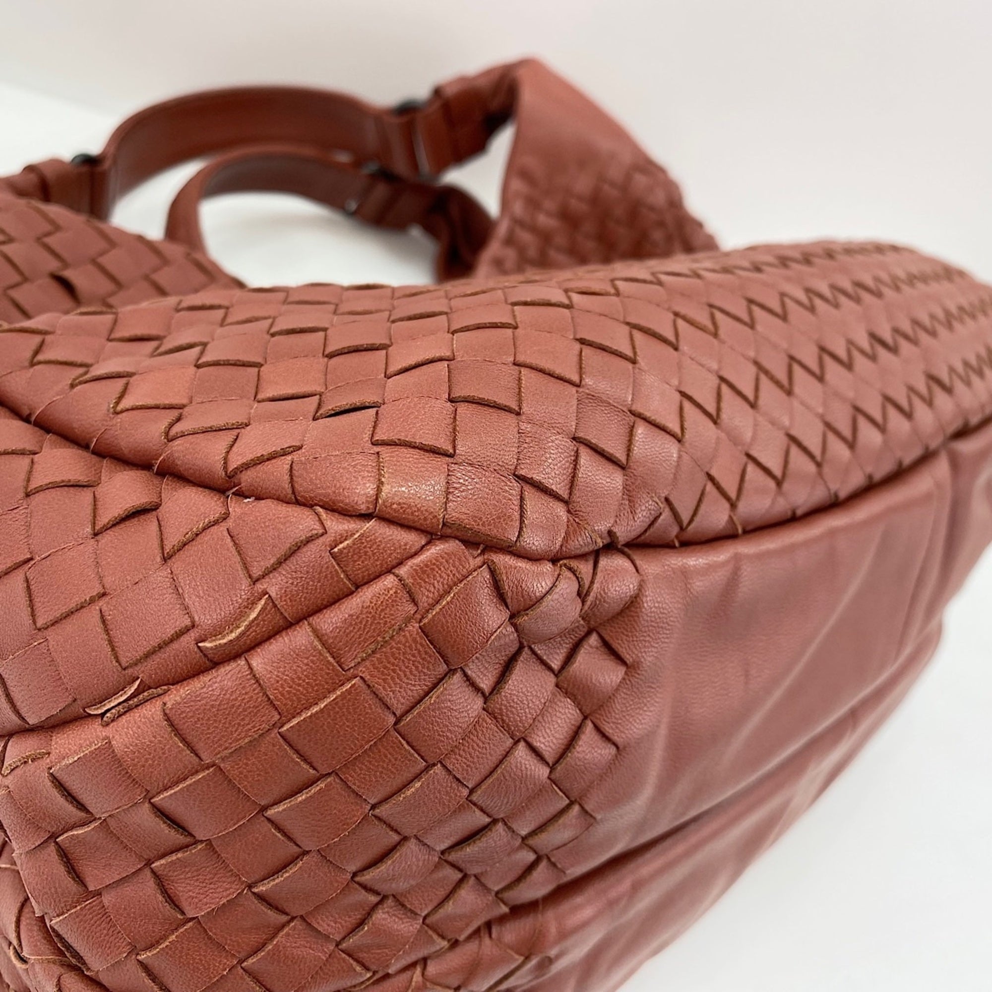 Bottega Veneta Intrecciato Pink Intrecciato Handbag (Pre-Owned)
