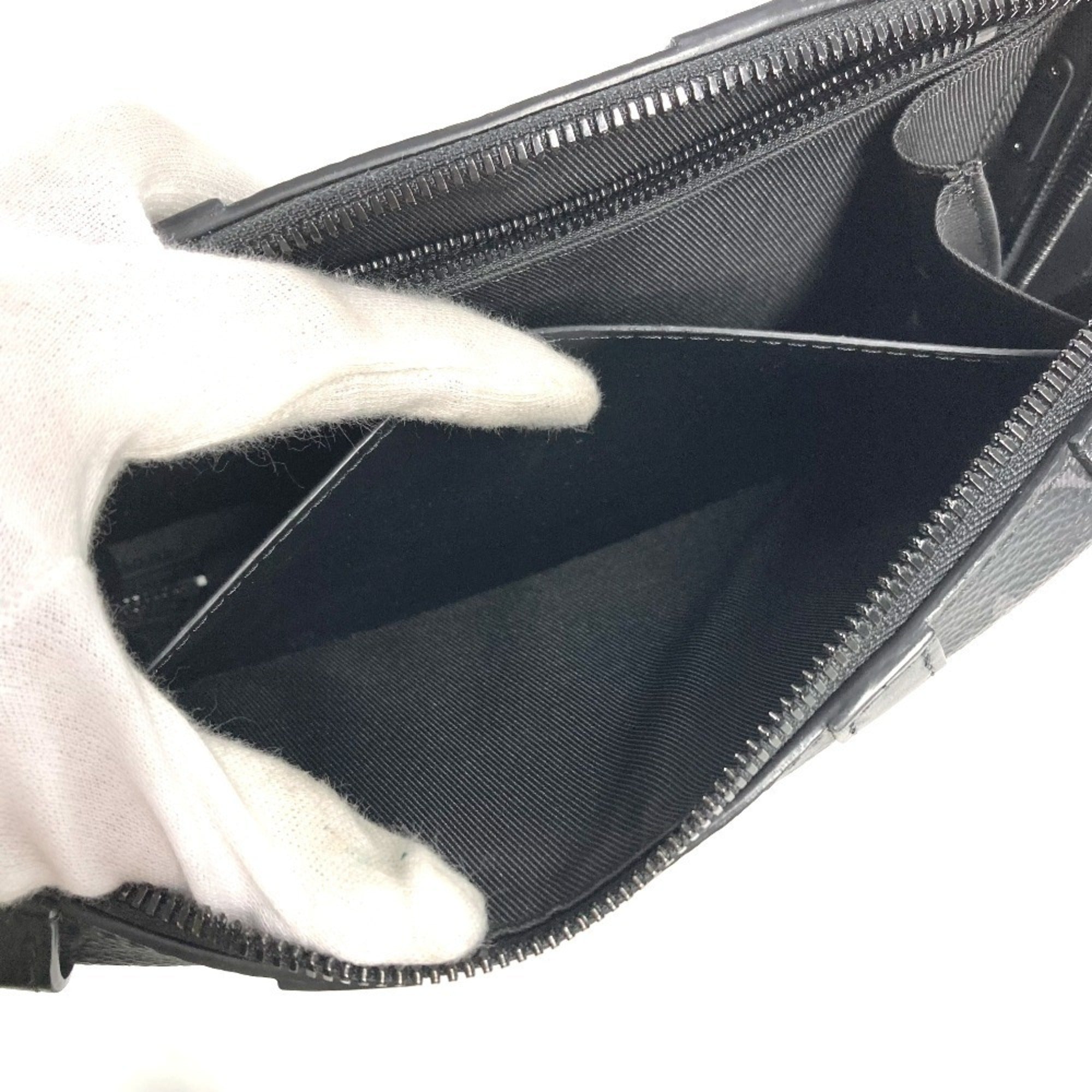 Louis Vuitton Black Monogram Eclipse Monogram Eclipse Clutch Bag Pochette Shoulder Bag (Pre-Owned)