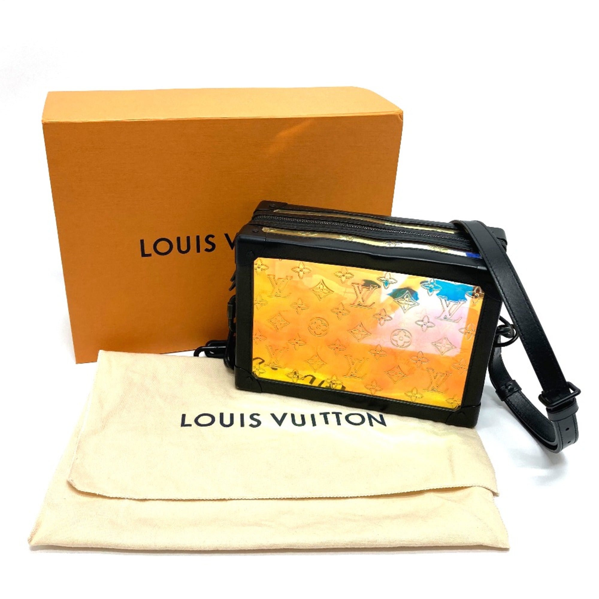 Louis Vuitton Black Leather Shoulder Bag (Pre-Owned)