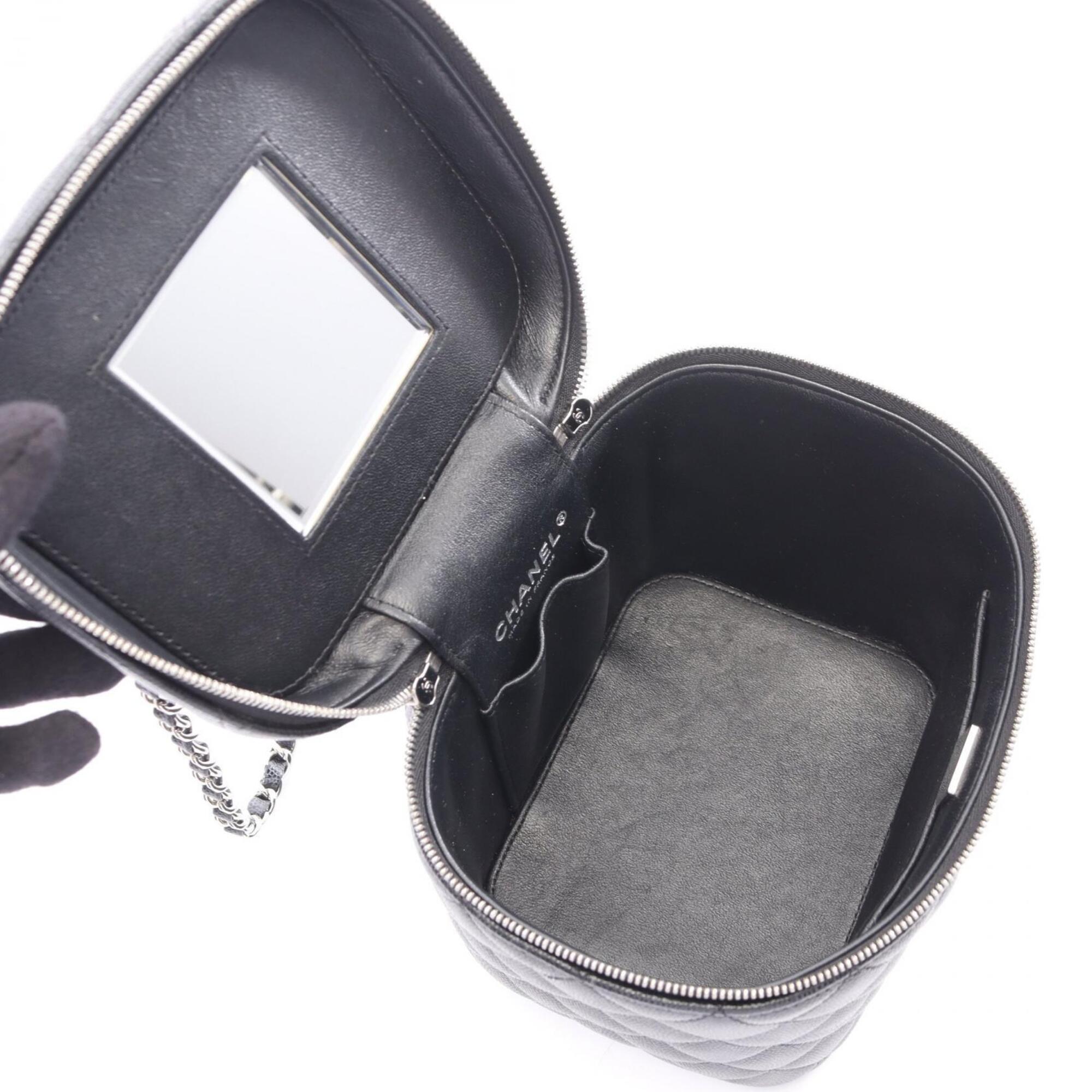 Chanel Black Grained Calfskin Handbag Shoulder Bag (Pre-Owned)