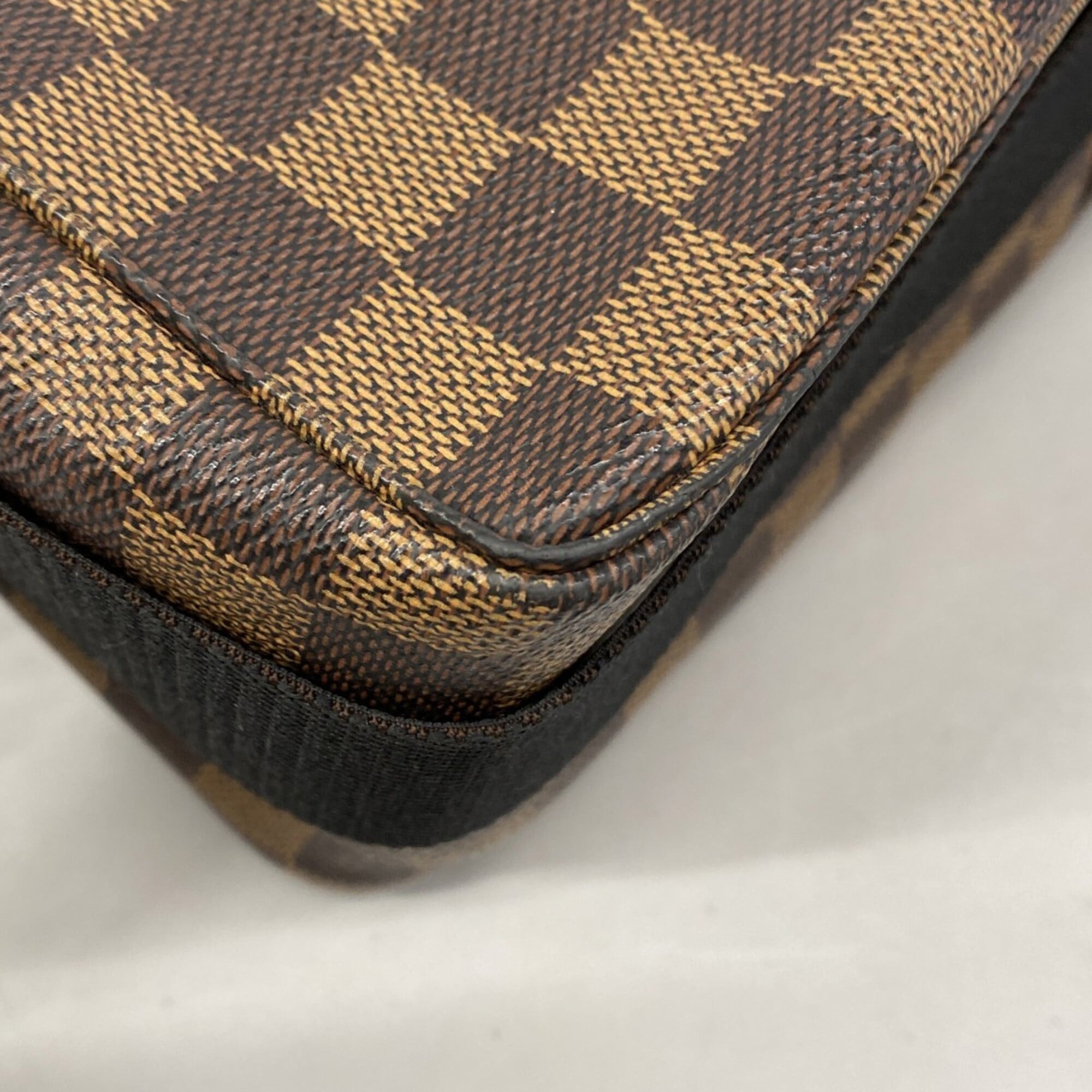 Louis Vuitton Ebene Handbag (Pre-Owned)