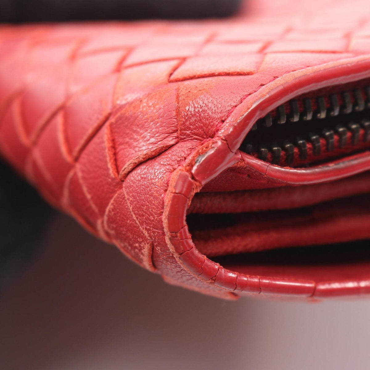 Bottega Veneta Red Color Intrecciato Wallet (Bi-Fold) (Pre-Owned)