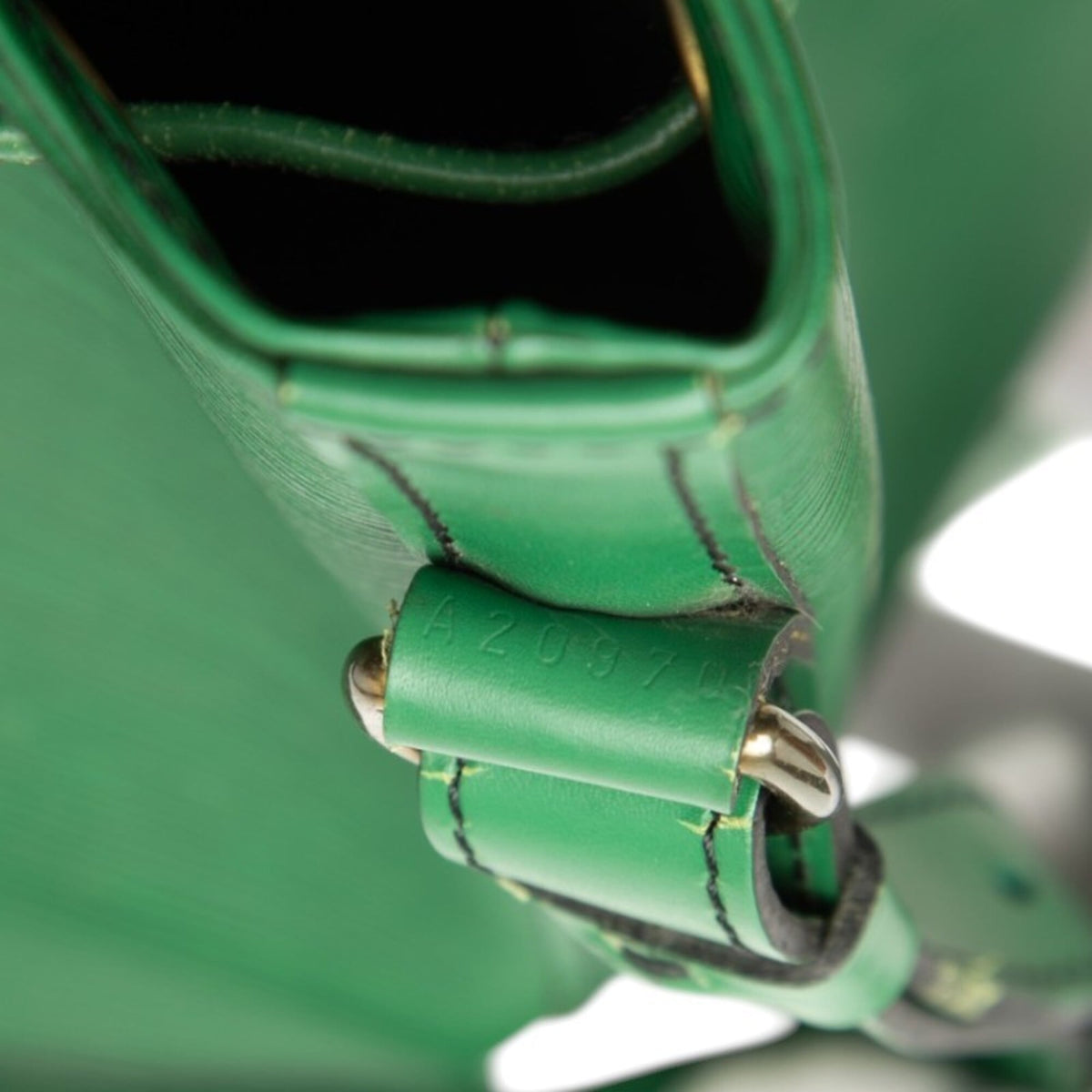 Louis Vuitton Borneo Green Leather Shoulder Bag (Pre-Owned)