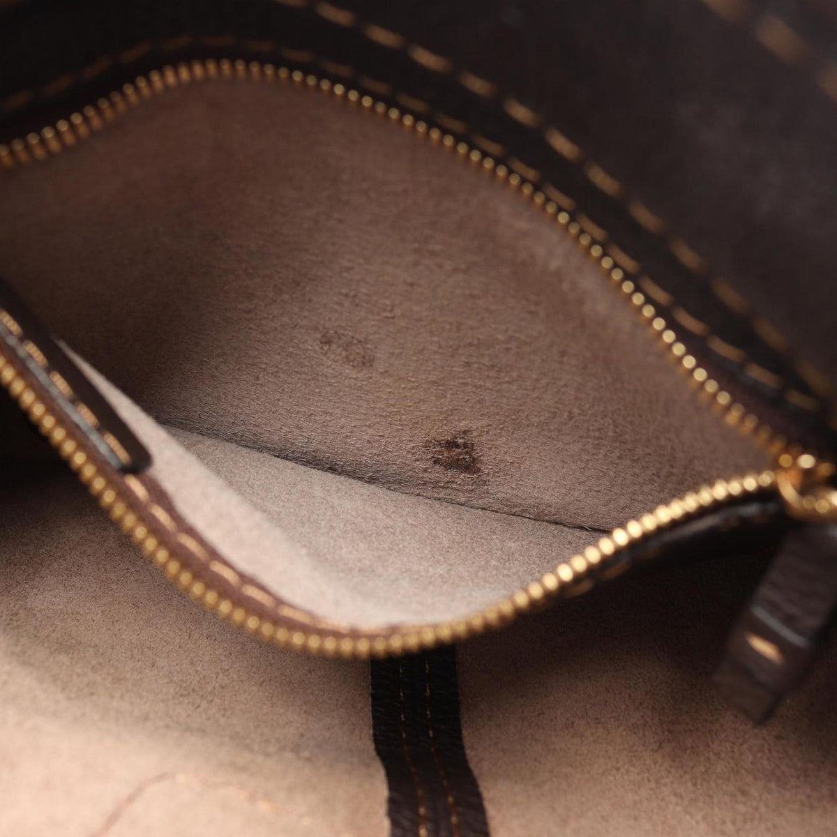 Loewe Brown Leather Shoulder Bag (Pre-Owned)