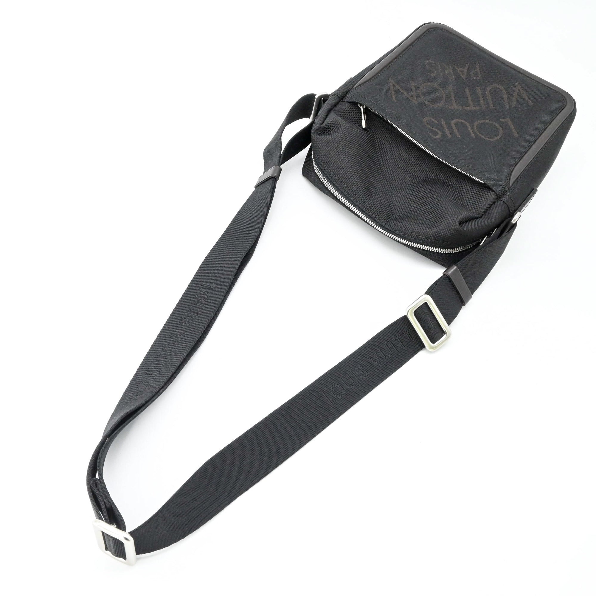 Louis Vuitton Black Damier Geant Shoulder Bag (Pre-Owned)