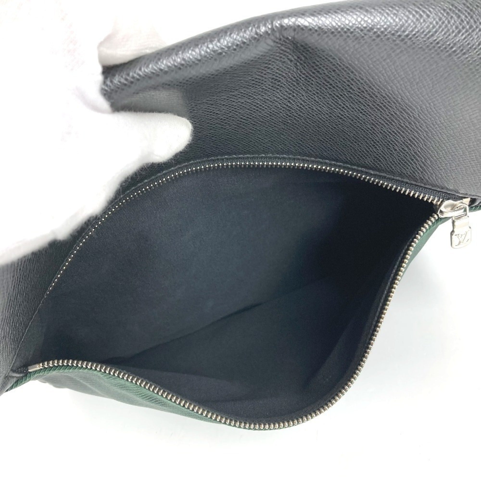 Louis Vuitton Ardoise Black Khaki Taiga Leather Nylon Leather Messenger Bag Shoulder Bag (Pre-Owned)