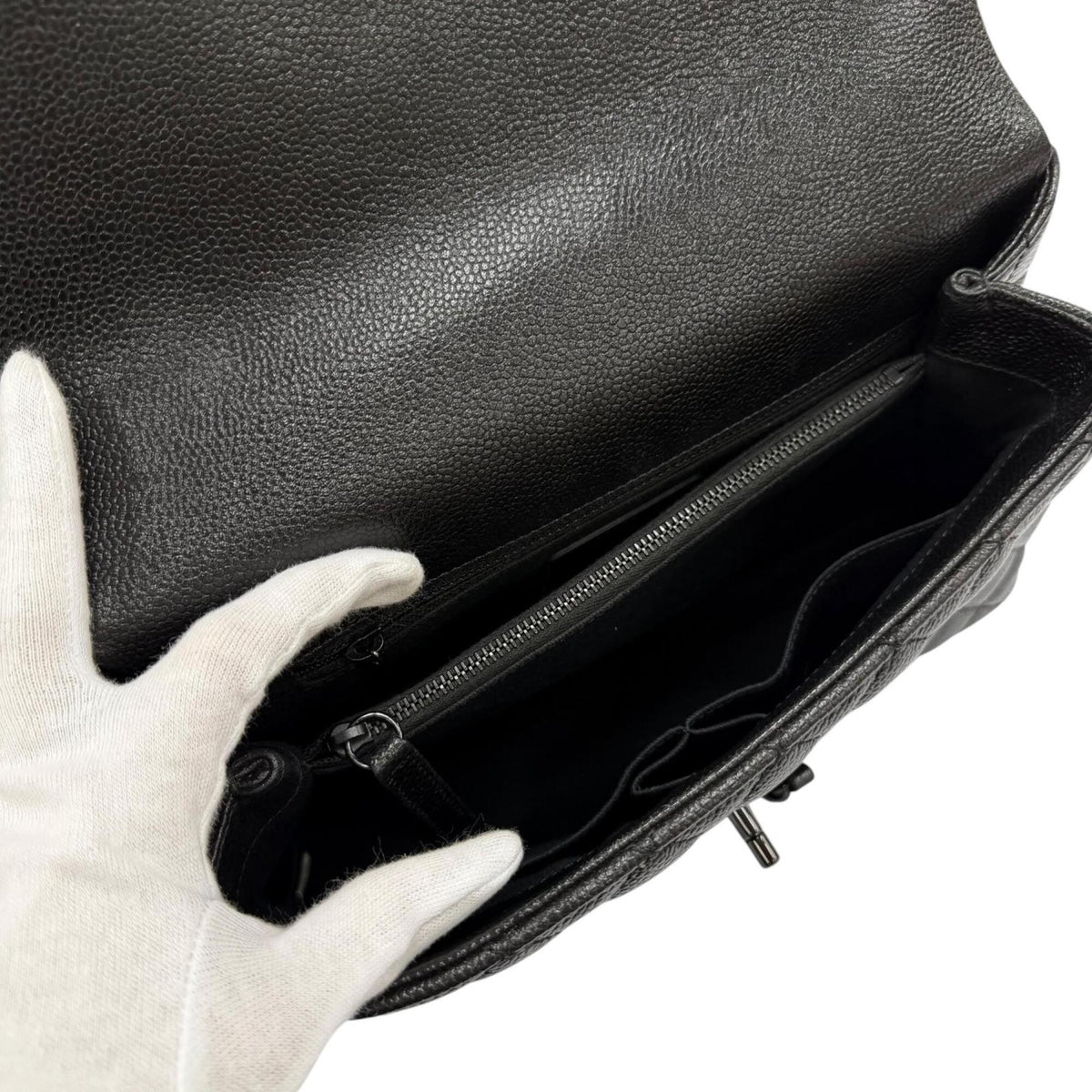 Chanel Black Grained Calfskin Handbag Shoulder Bag (Pre-Owned)