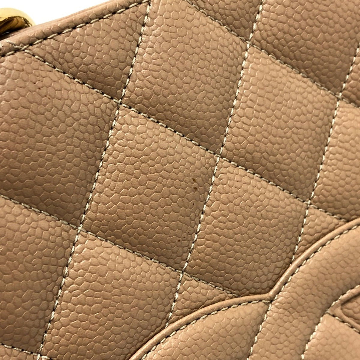 Chanel Beige Leather Shoulder Bag (Pre-Owned)