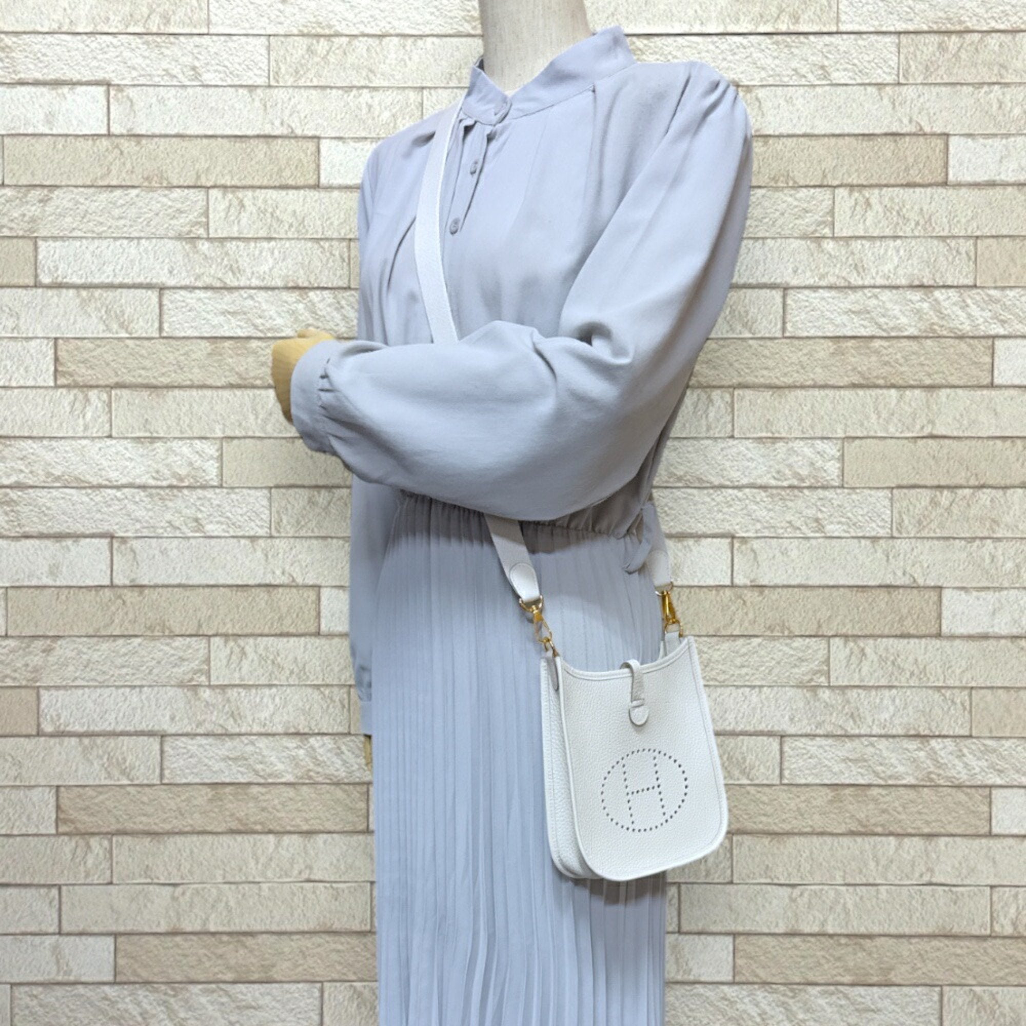 Hermes Evelyne White Leather Shoulder Bag (Pre-Owned)