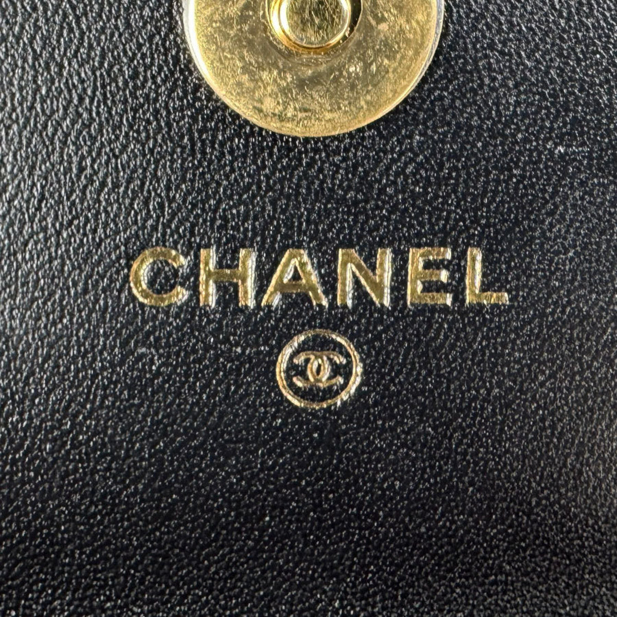 Chanel Black Leather Pochette (Pre-Owned)