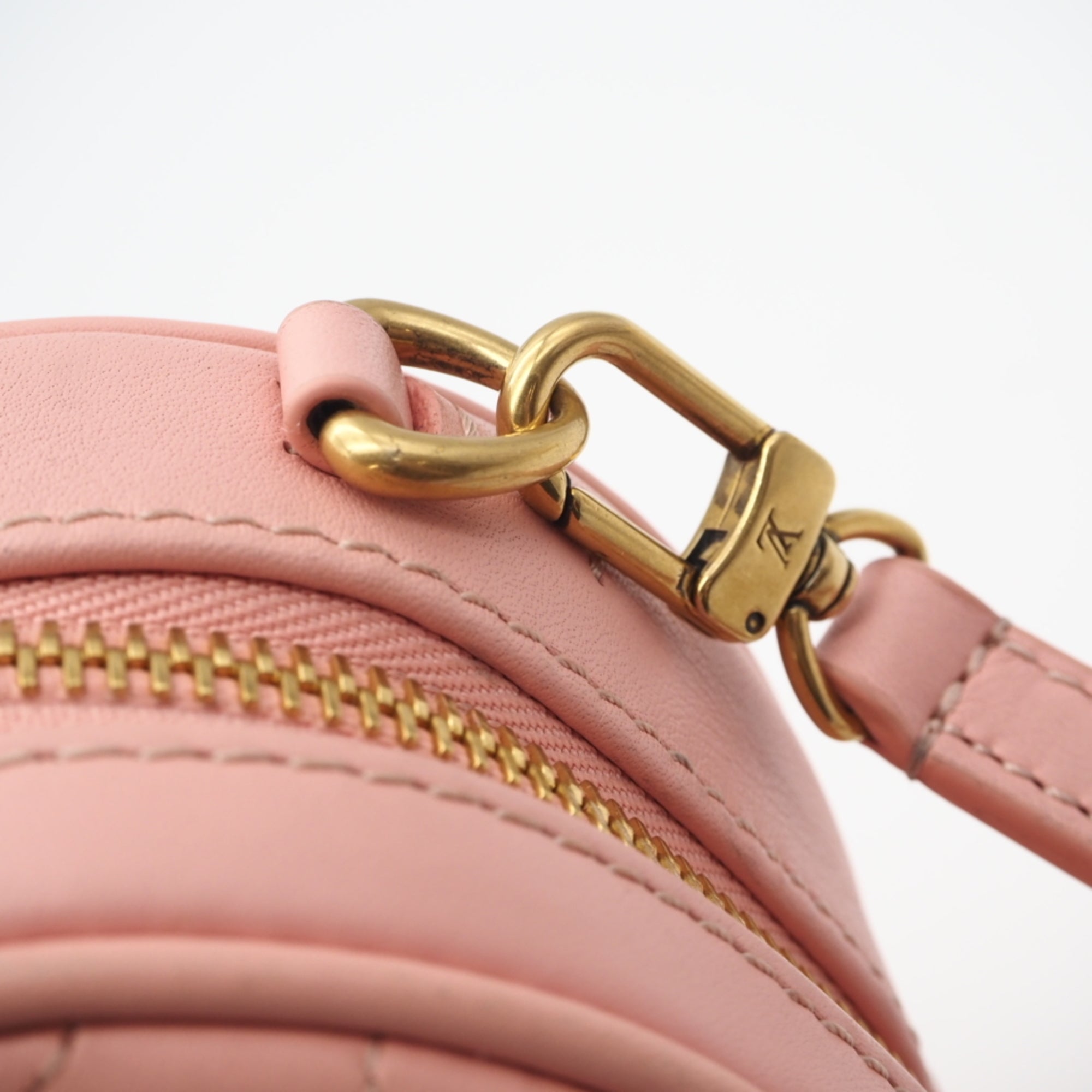Louis Vuitton Pink Leather Shoulder Bag (Pre-Owned)