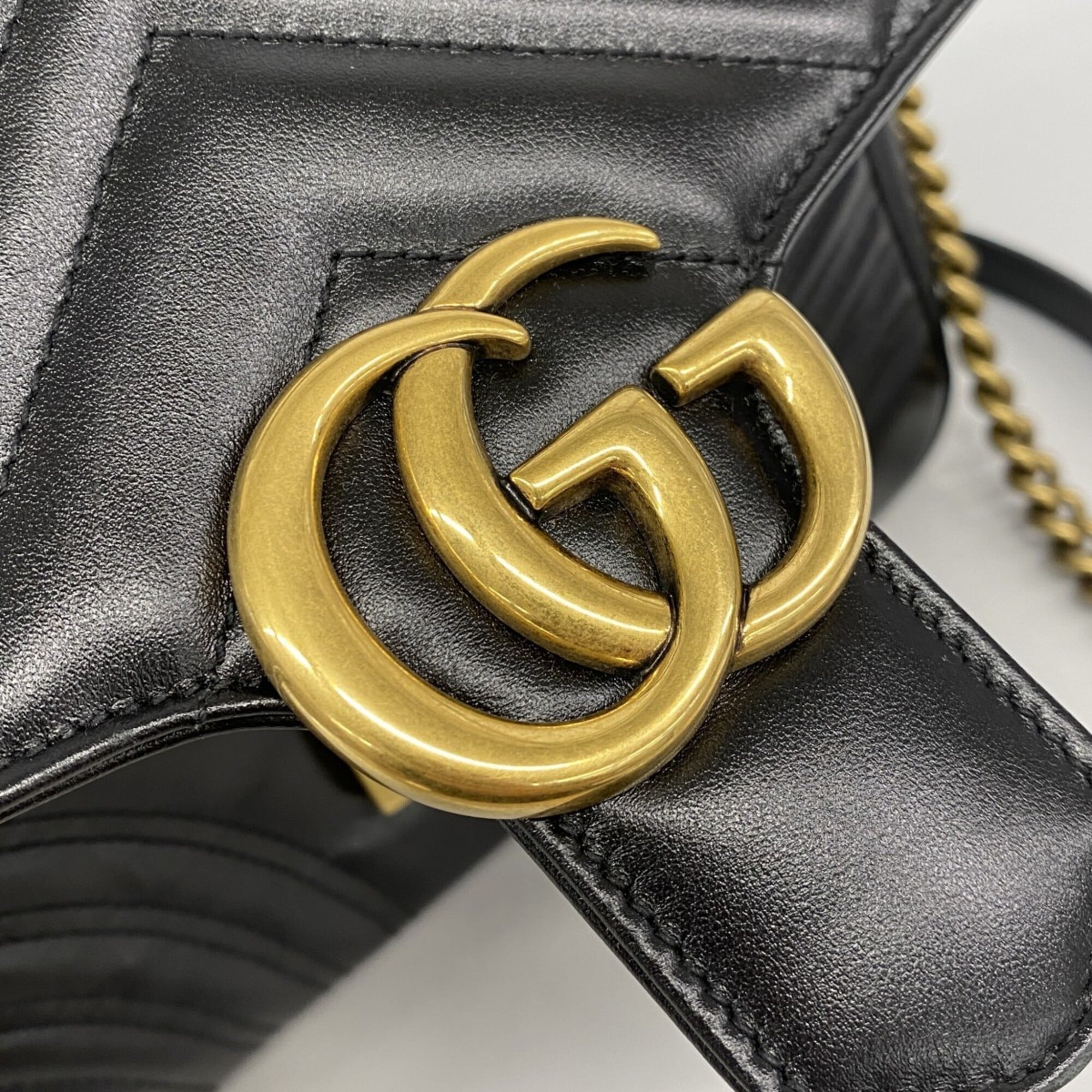 Gucci Black Leather Handbag (Pre-Owned)