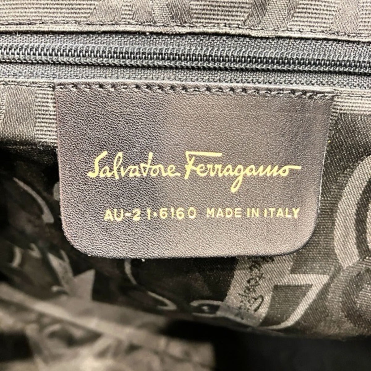 Salvatore Ferragamo Black Nylon Leather Tote Bag (Pre-Owned)