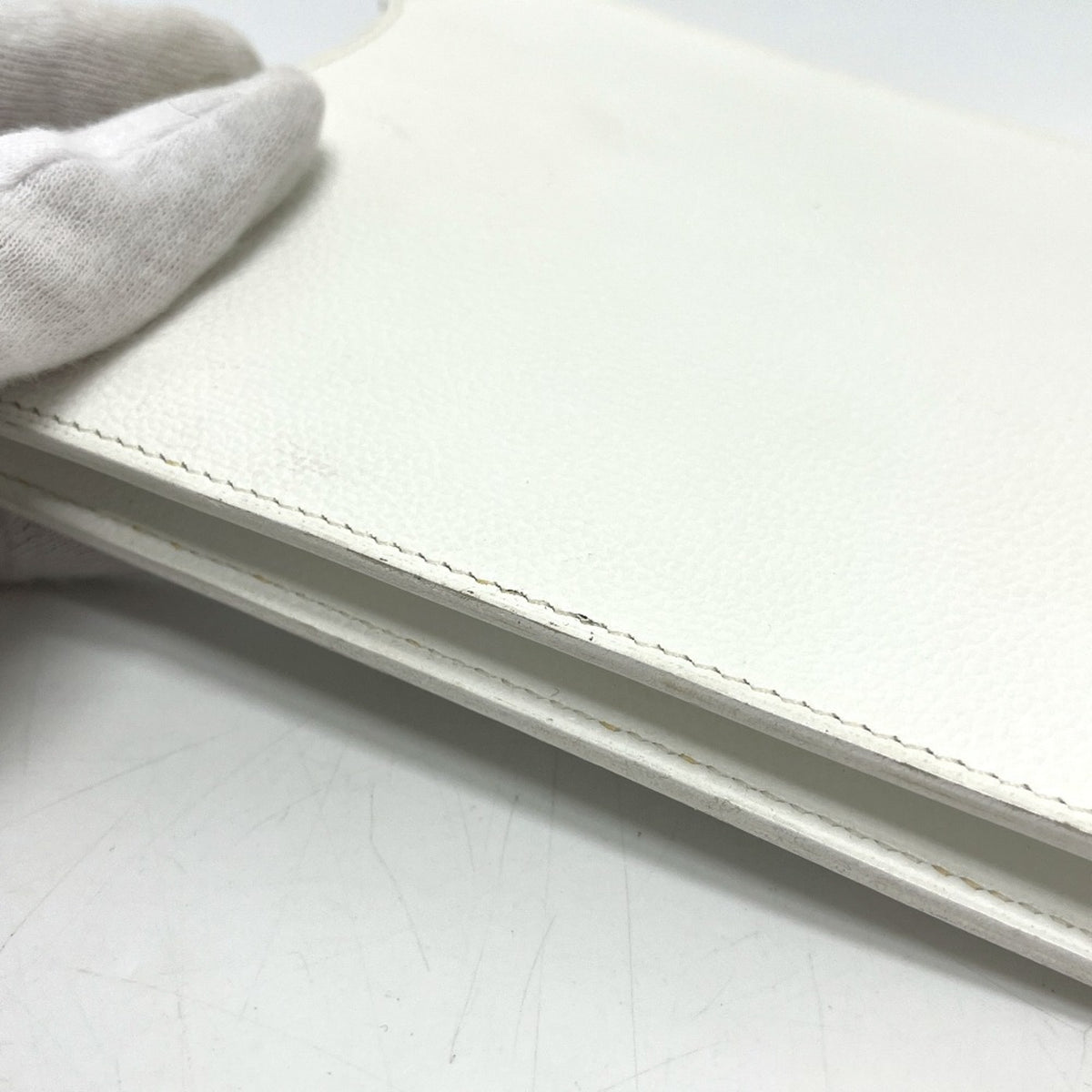 Hermes Onimaitou White Leather Pochette Shoulder Bag (Pre-Owned)
