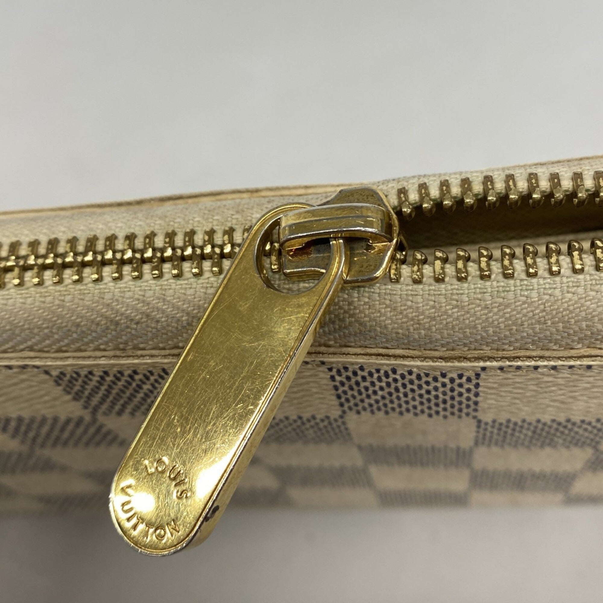 Louis Vuitton White Long Wallet (Bi-Fold) (Pre-Owned)