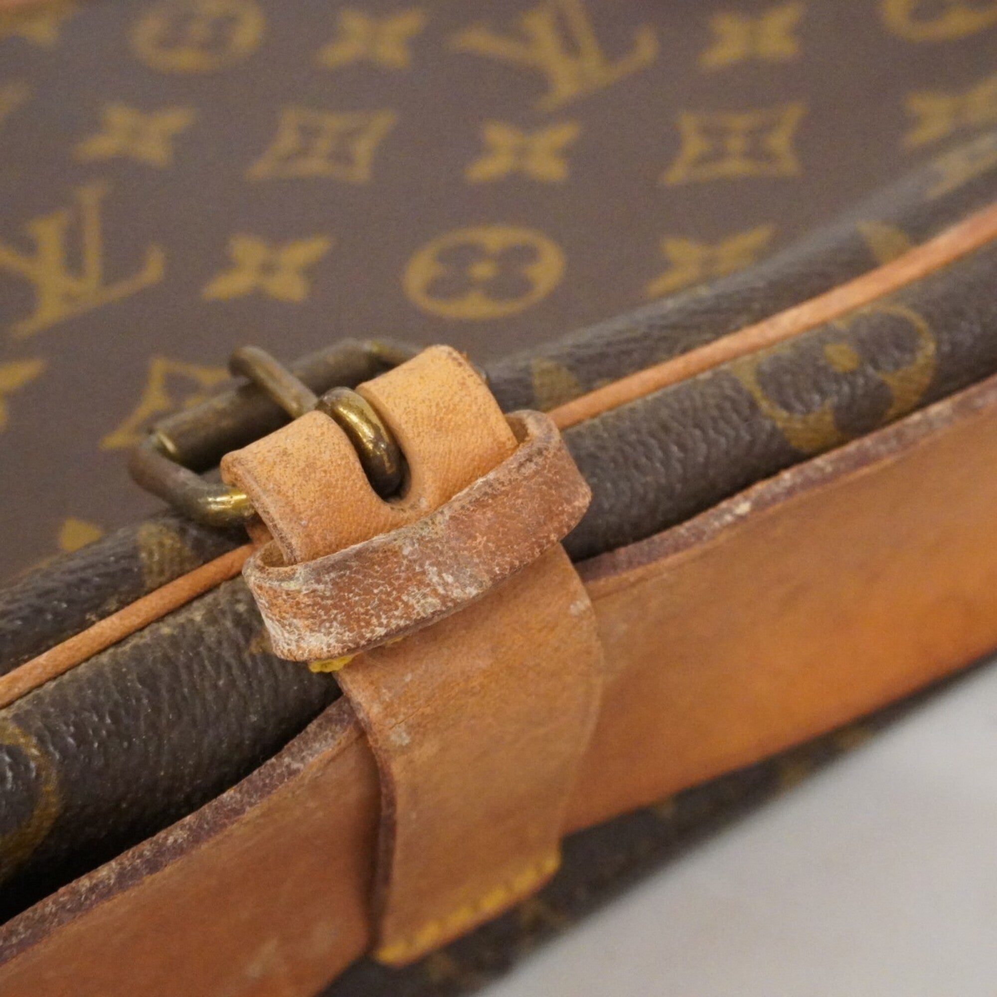 Louis Vuitton Brown Shoulder Bag (Pre-Owned)