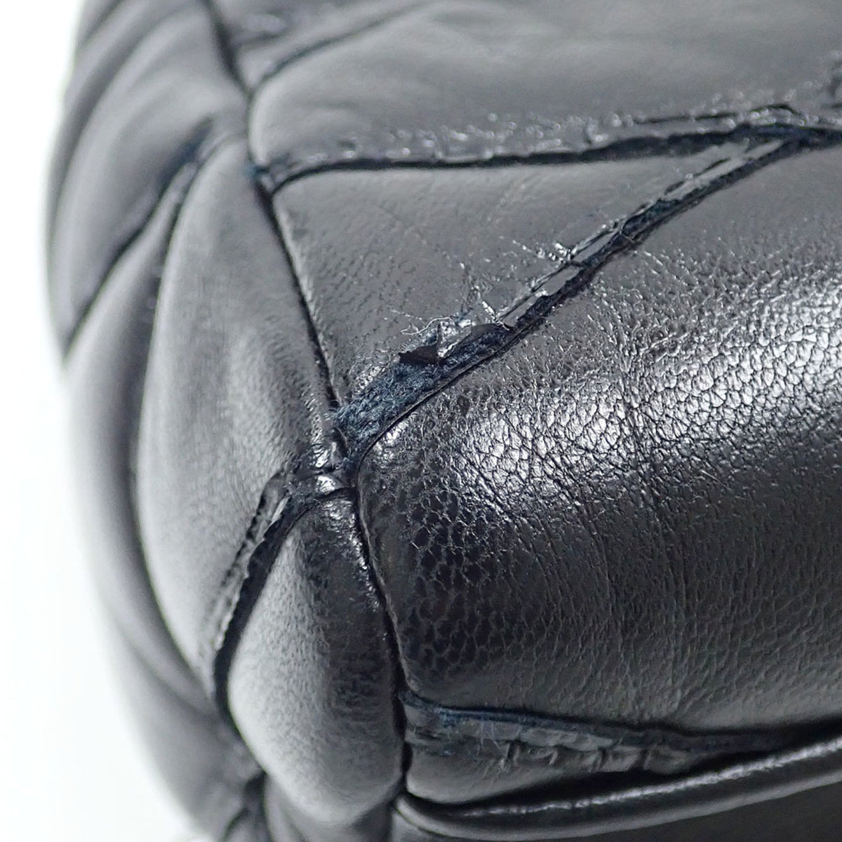Louis Vuitton Black Noir Leather Shoulder Bag (Pre-Owned)