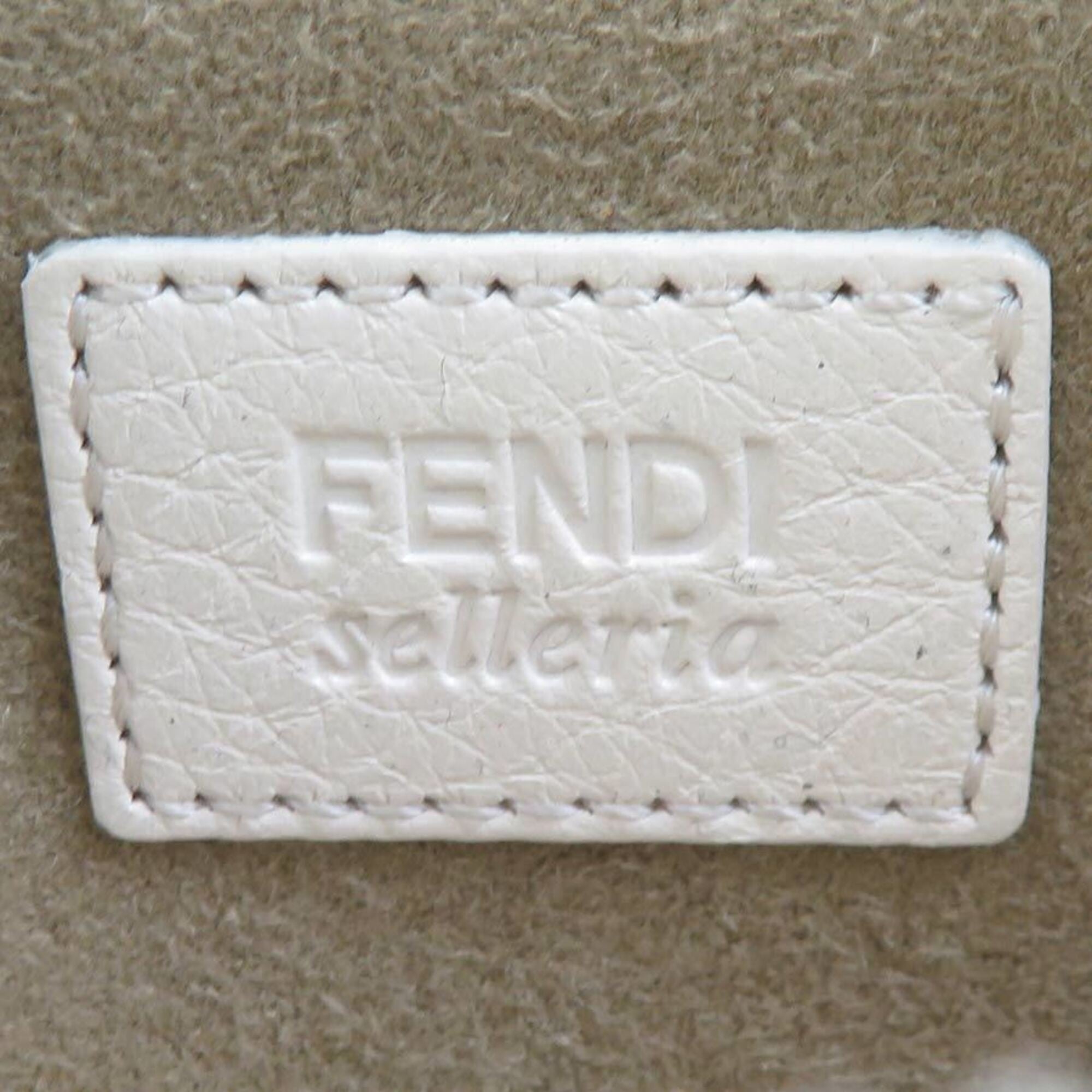 Fendi Ivory Leather Coin Purse/Coin Case (Pre-Owned)