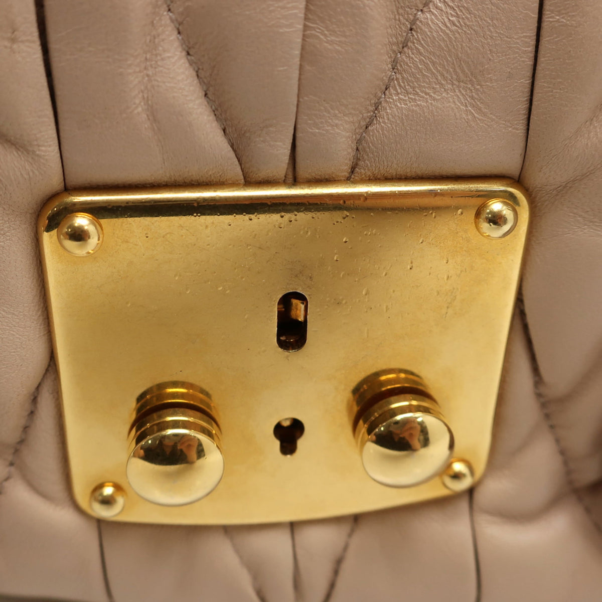 Miu Miu Leather Handbag (Pre-Owned)