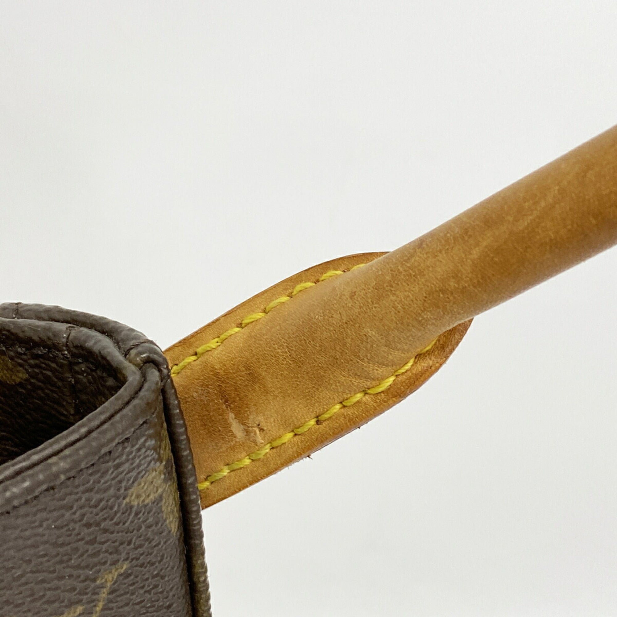 Louis Vuitton Brown Shoulder Bag (Pre-Owned)