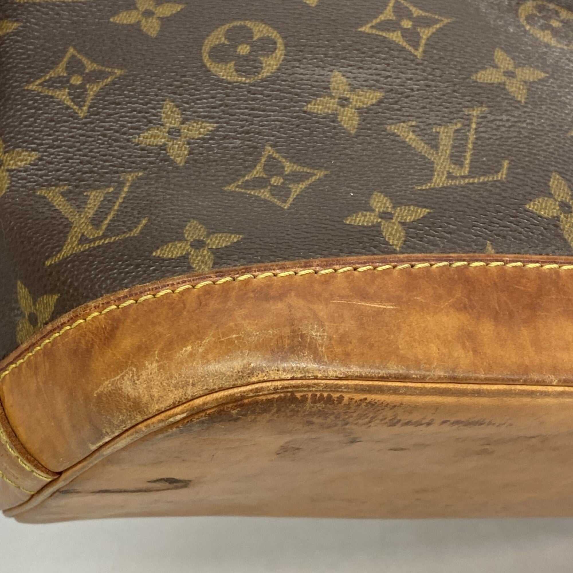 Louis Vuitton Brown Handbag (Pre-Owned)