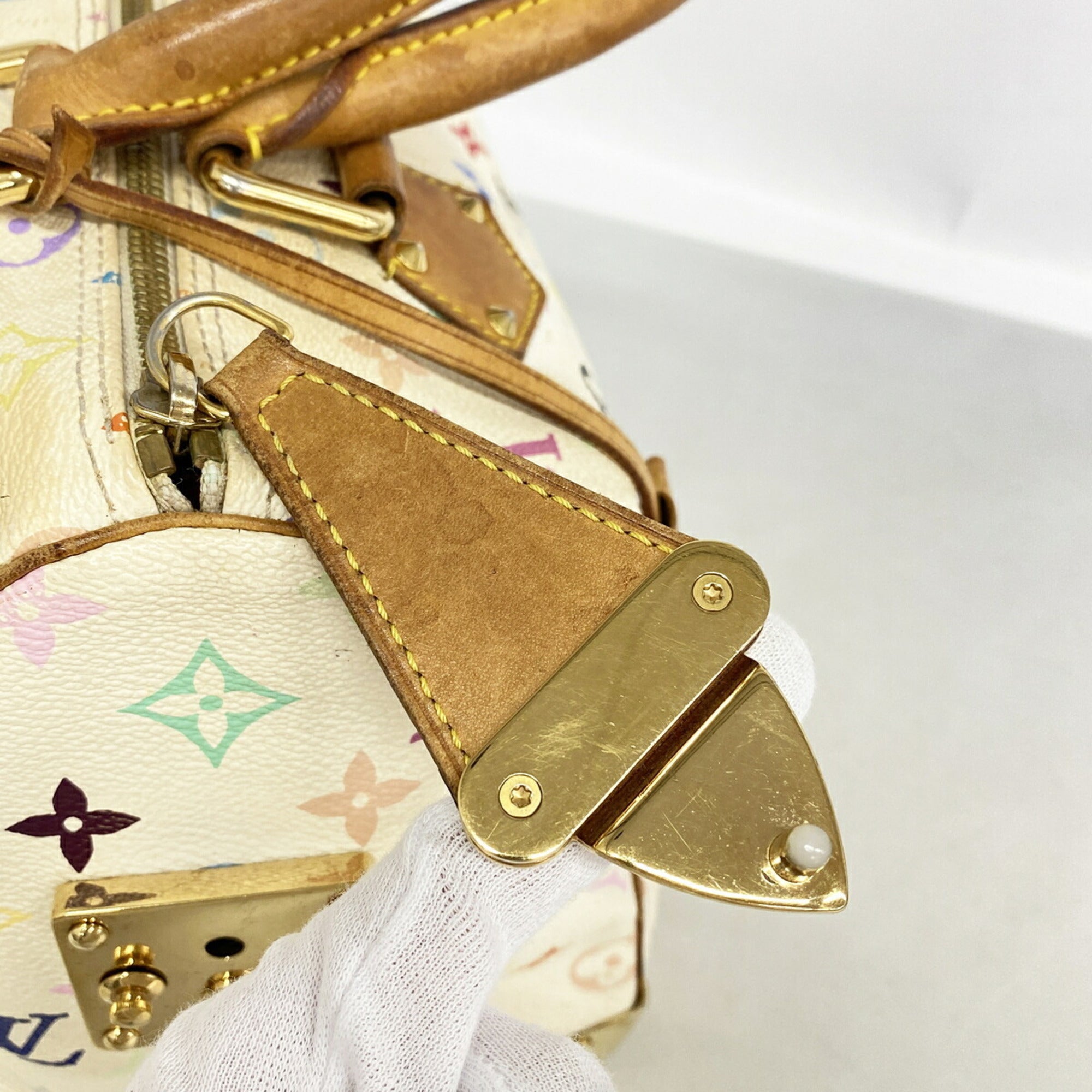 Louis Vuitton Blanc Handbag (Pre-Owned)