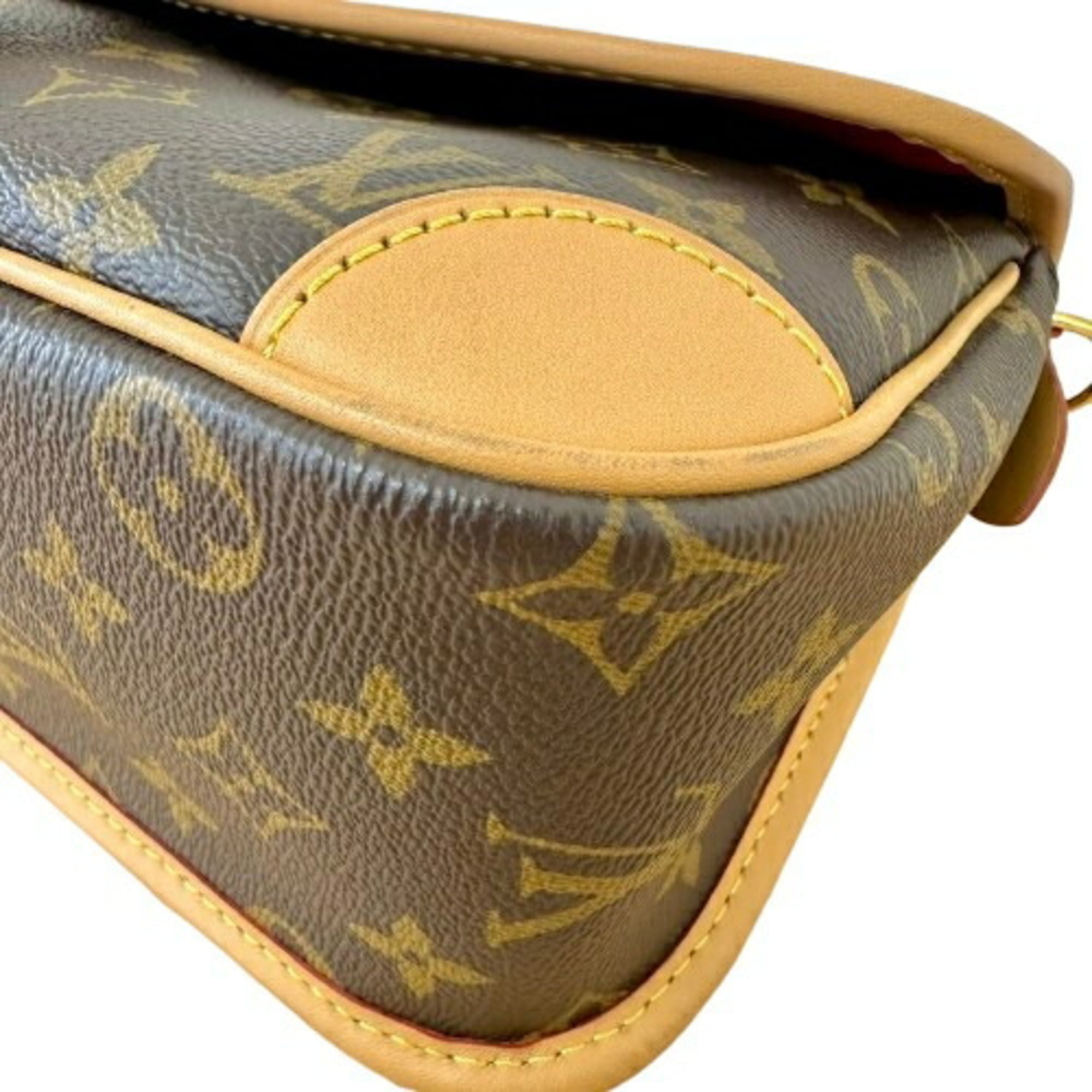 Louis Vuitton Monogram Brown Leather Shoulder Bag (Pre-Owned)